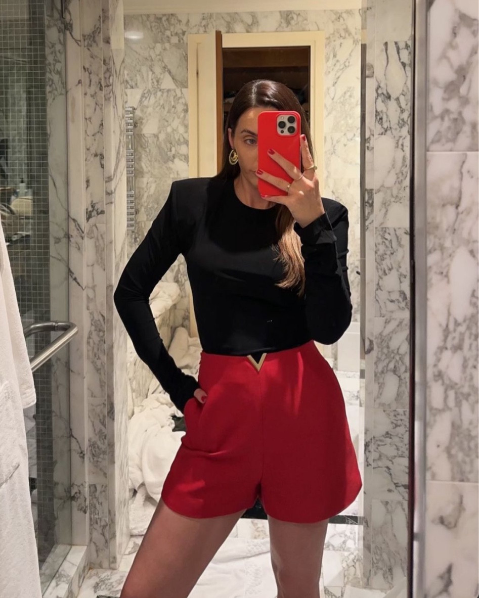 Four Seasons look ❤️🍎🍒  LOVE these shoulder pads!

#LTKstyletip #LTKSeasonal #LTKFind