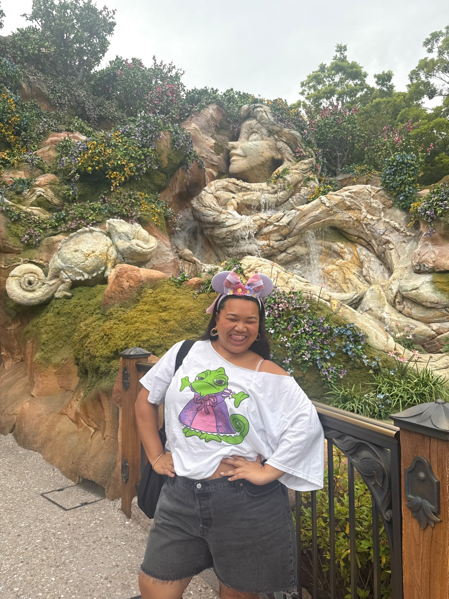 Plus size Disney outfit inspo👑 sizes I’m wearing! Top men’s 4X, shorts originally Levi’s US20

#LTKSeasonal #LTKPlusSize #LTKTravel