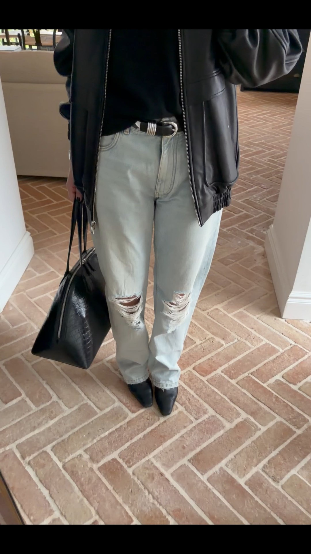 Your cute jeans | The Row | Ripped Jeans | Denim | Leather 

#LTKdatenight #LTKuk #LTKXAbercrombieDenim