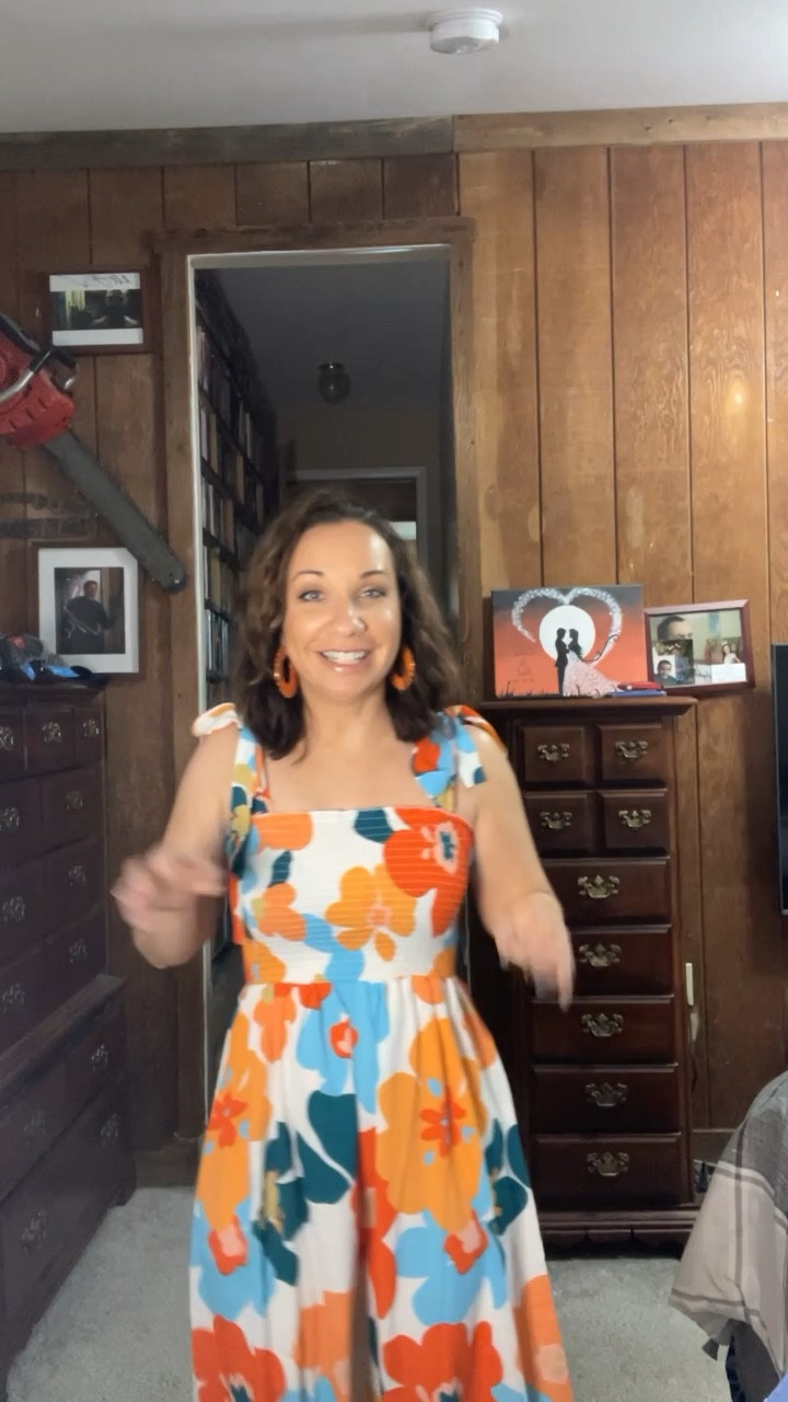 Amazon dress - petite friendly - wearing size small 

#LTKFindsUnder50 #LTKSummerSales #LTKVideo