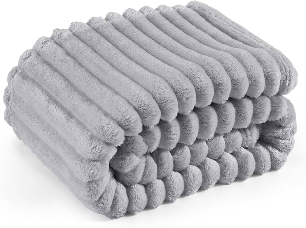 Bedsure Light Grey Fleece Blanket for Couch - Super Soft Cozy Blankets for Women, Cute Small Blan... | Amazon (US)