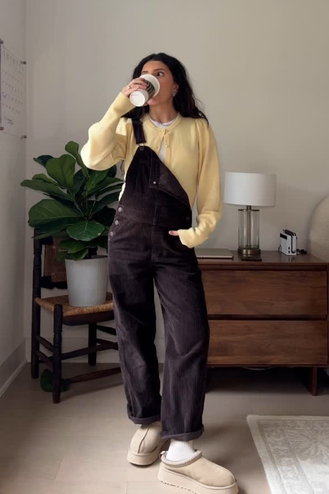 don’t be surprised if I start repeating this outfit combo during this series 🙊 the butter yellow with chocolate brown is a new fav!! 💛🧸

#momstyle #ootd #outfitoftheday #pregnancystyle #winterfashion #overalls #momoutfit #toddlermom #discoverunder5k #outfitinspo #pinterestoutfit