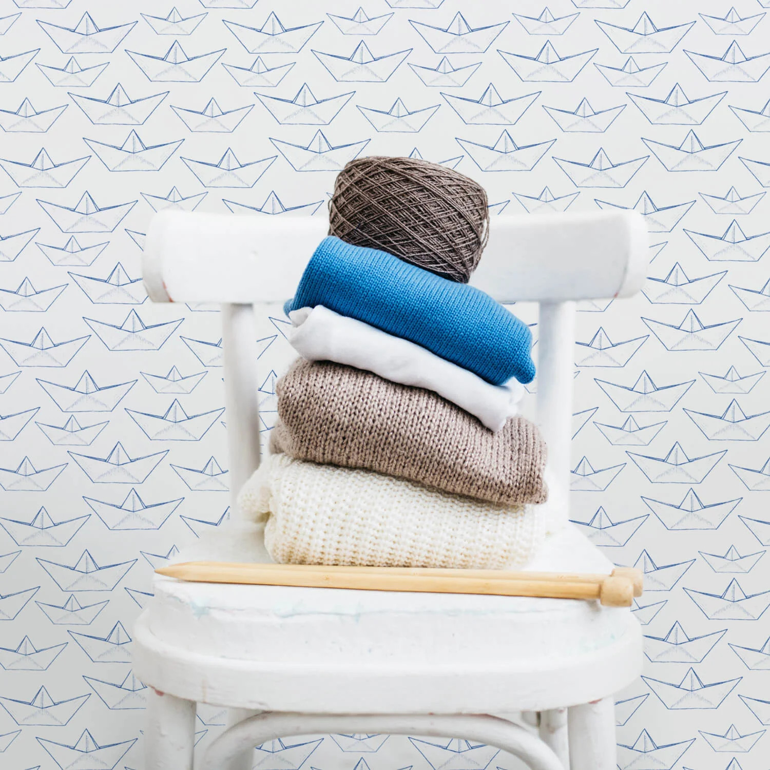 Paper boats nautical theme wallpaper | Livettes Wallpaper