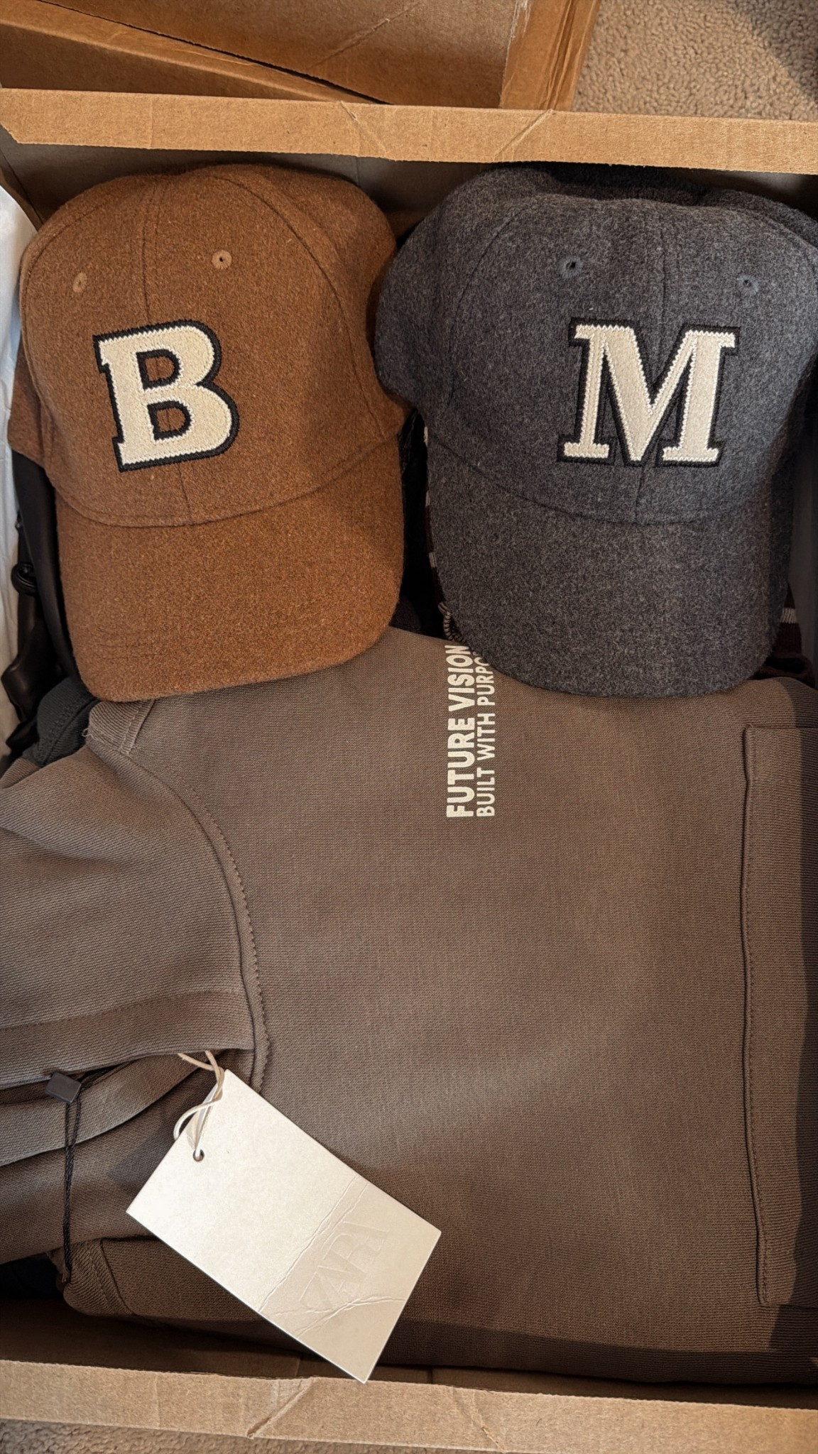 Cap 🧢 letter #ZaraFinds! 

#LTKGiftGuide #LTKHoliday #LTKfitnessgoals