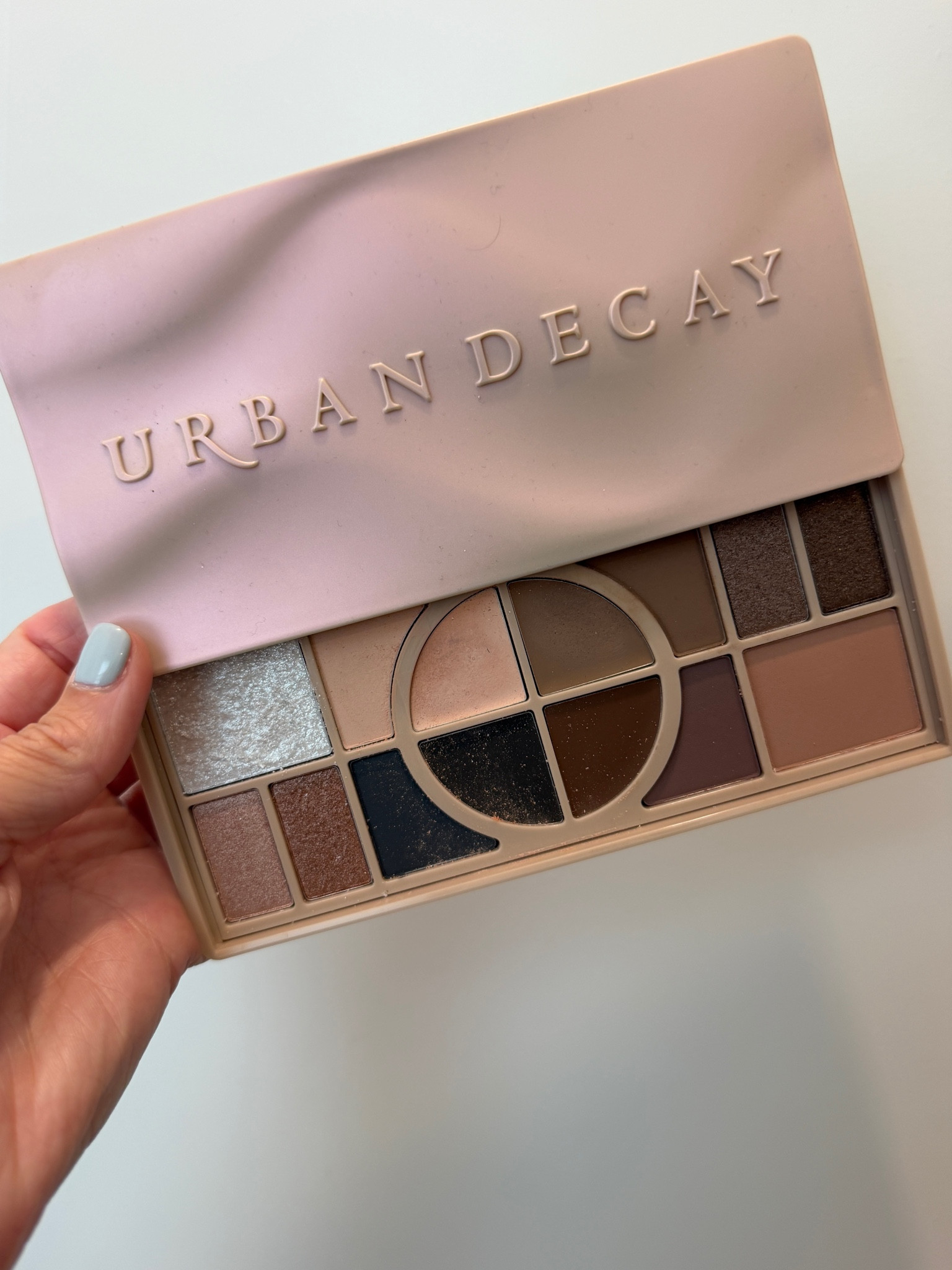 A go to pallet in my daily routine! 

#LTKBeauty #LTKmorningroutine
