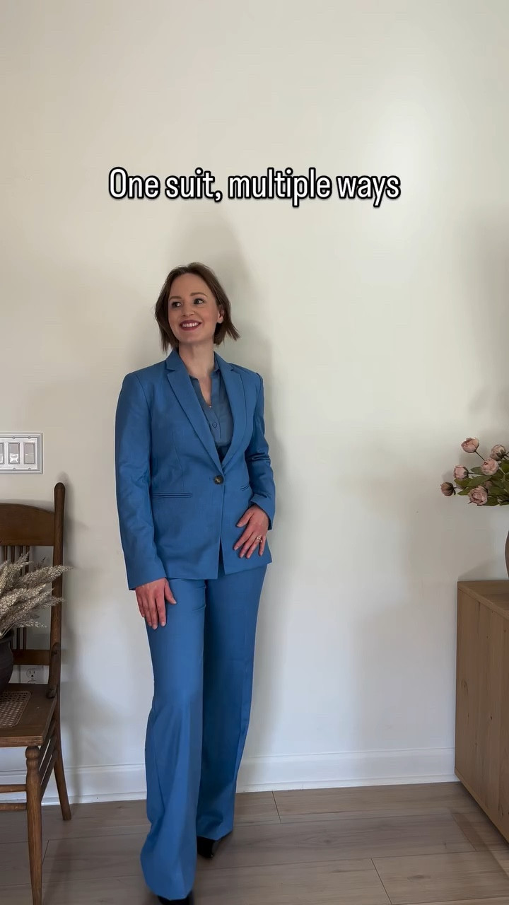Such a lovely blue color on this suit. I try to coordinate most of my outfits to a soft summer color scheme and this suit fits nicely. Multiple ways to wear it. I’m wearing a size 0 in pants in the curvy style but could have sized downs jacket is 2P. It can be difficult to style a suit on a petite frame (I’m 5’3) since they look so heavy and your waist easily gets lost in the layers but this suit is lightweight and fits well. Tops are XS or PS @anntaylor @onequince #petitefashion #petiteworkwear #petitecorporatewear #corporatewear #workfashion