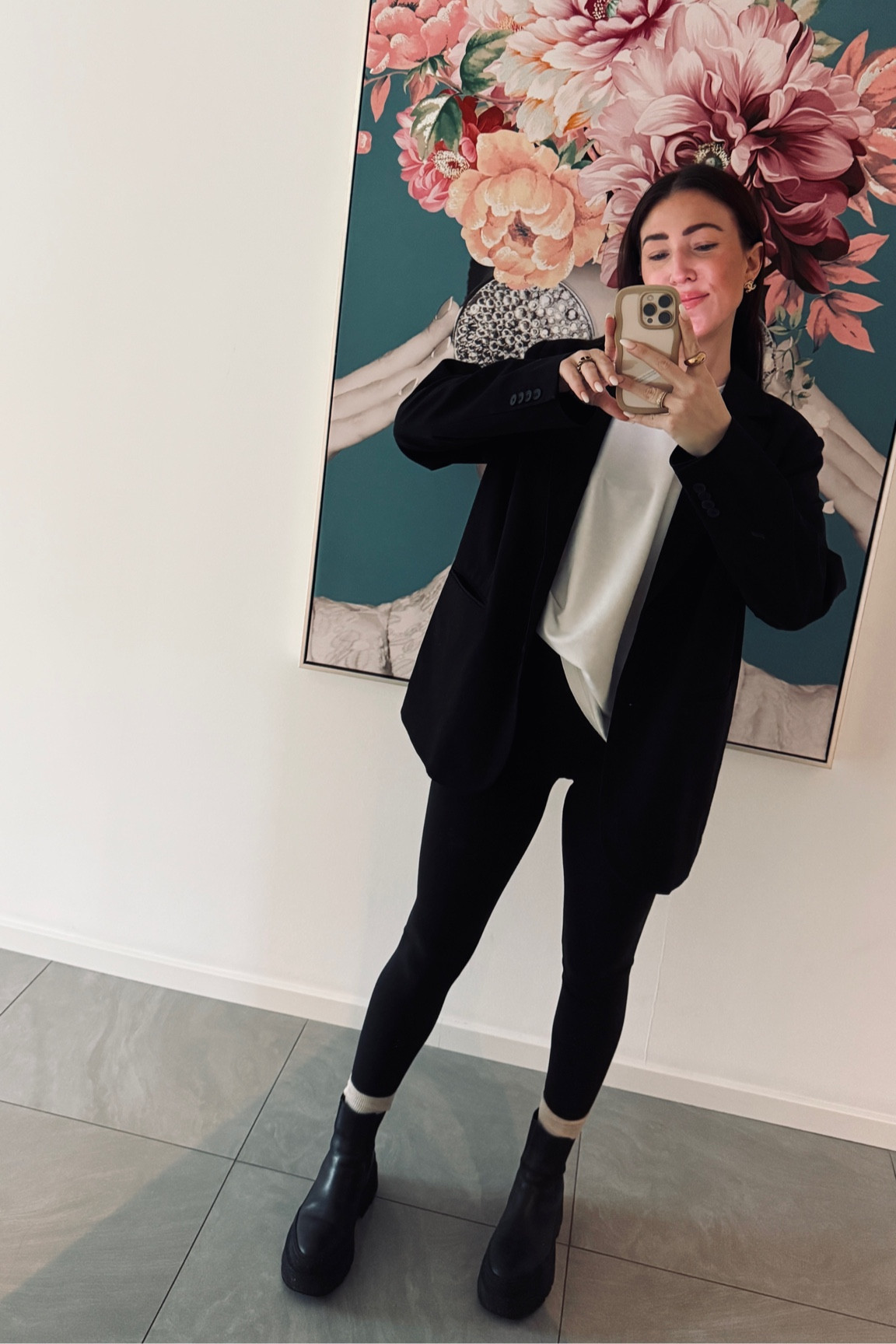 LOOK OF THE DAY
Einer meiner Lieblingslooks...
Leggings & Oversized Blazer 

#LTKeurope #LTKdeutschland #LTKstyletip