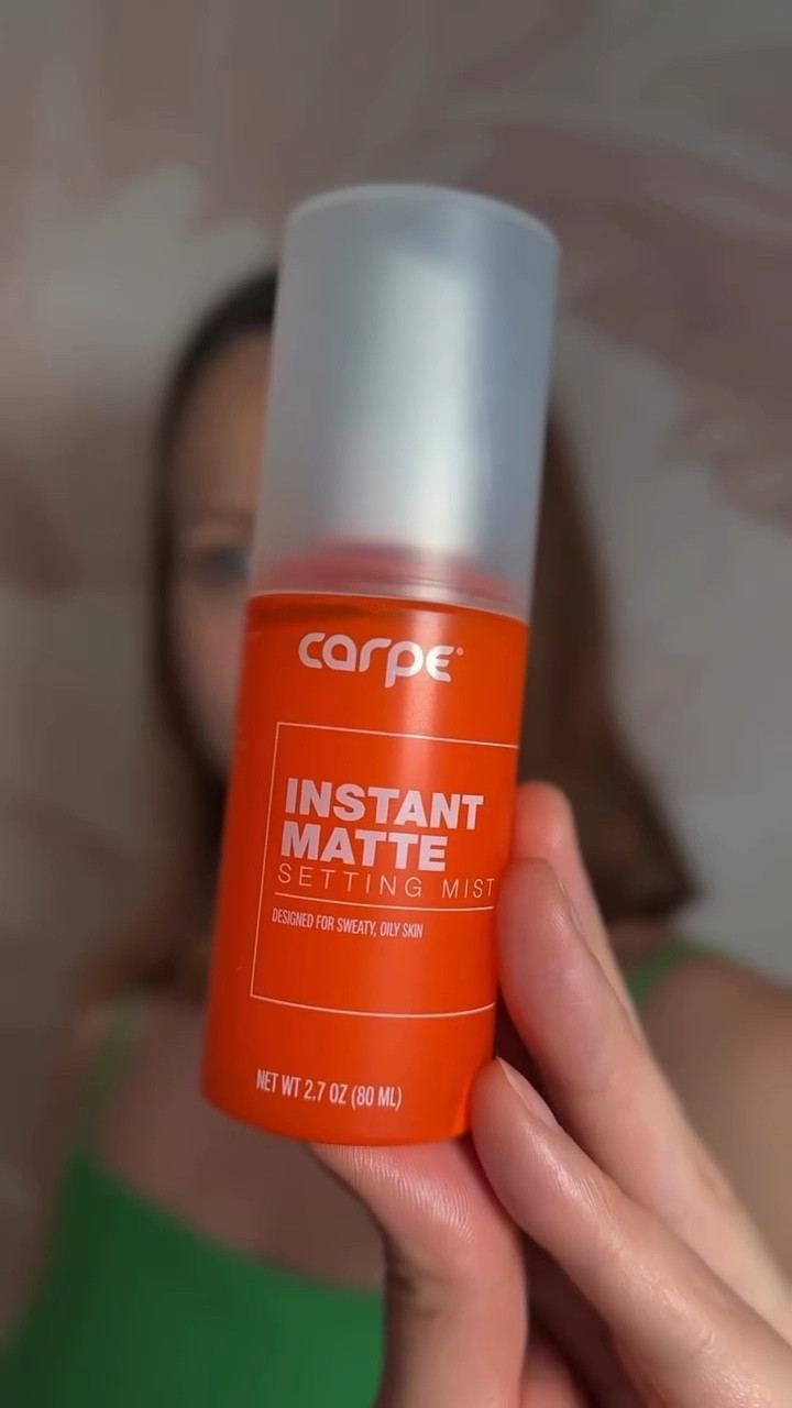 Want to keep your makeup fresh all day this summer? 

Carpe’s Ultra-Fine Mattifying Mist is here to save the day and keep your skin looking flawless! Share this video and let everyone in on the secret to long-lasting beauty! 

@mycarpe 

#carpe #makeupessentials #flawlessskin