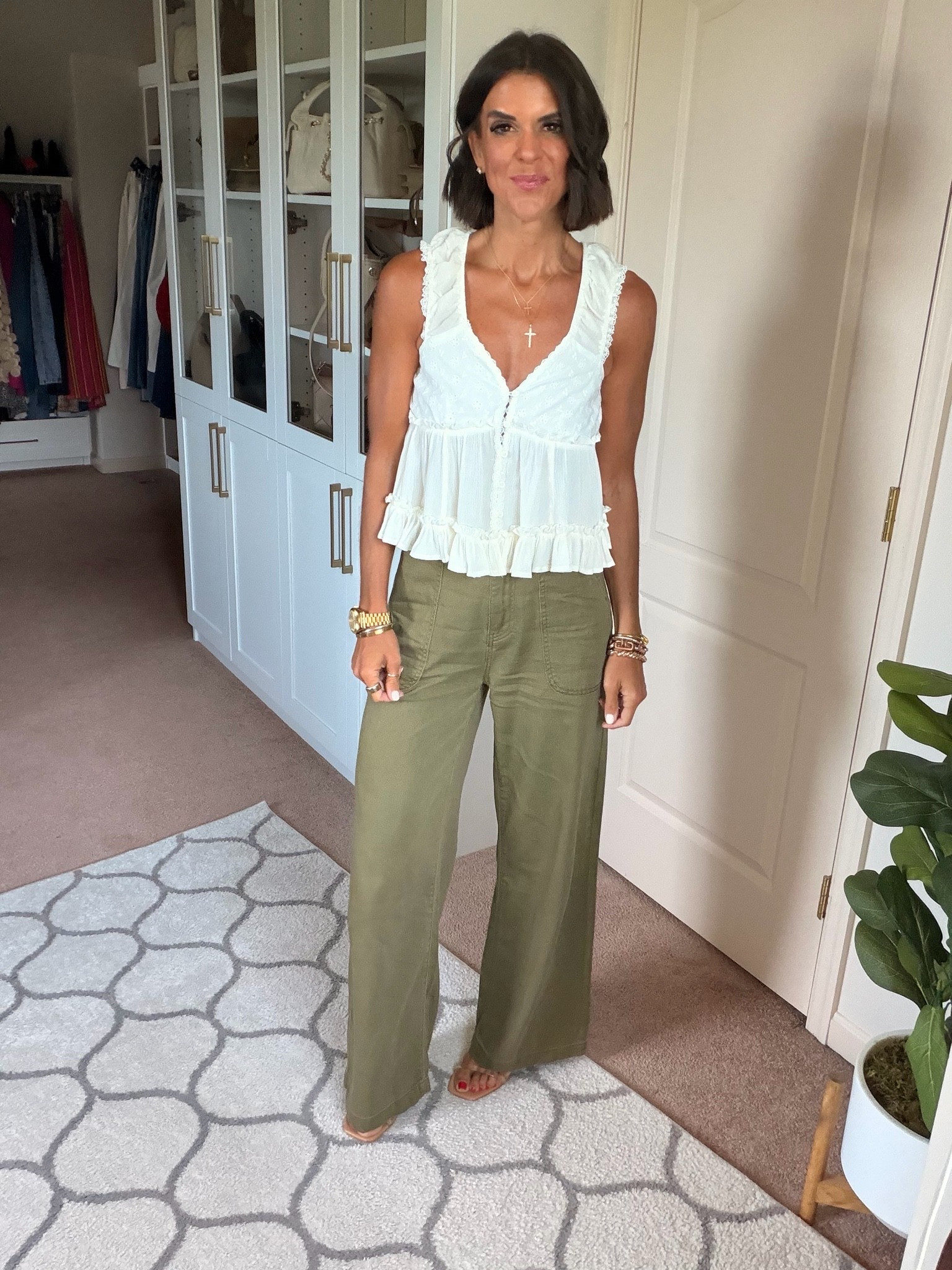 These amazing olive green jeans were on the top seller list this week! Size xs in both

#LTKSaleAlert #LTKootd #LTKSeasonal