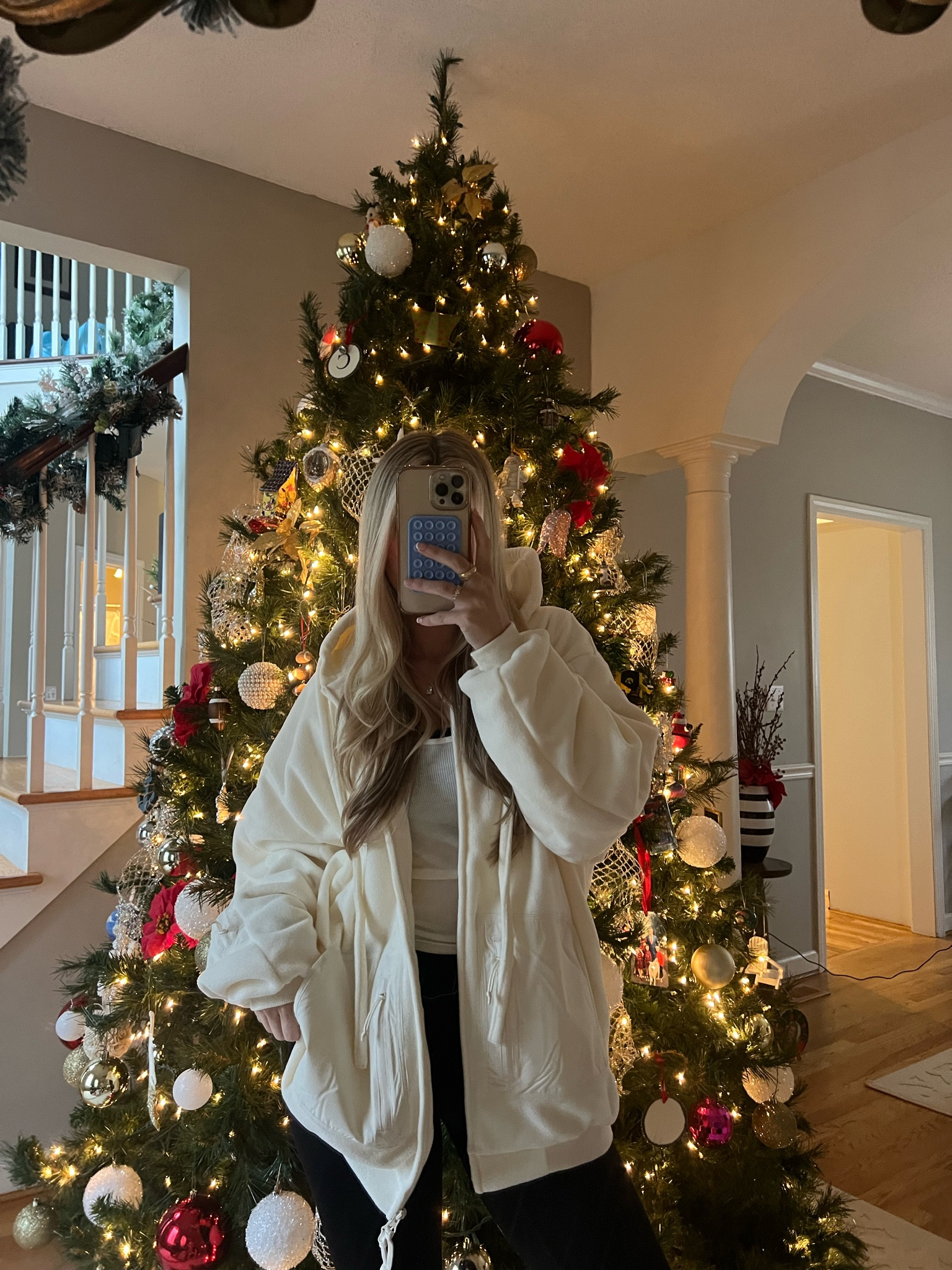 I have been loving fleeces! 
skims 


#LTKStyleTip #LTKFindsUnder100 #LTKSeasonal