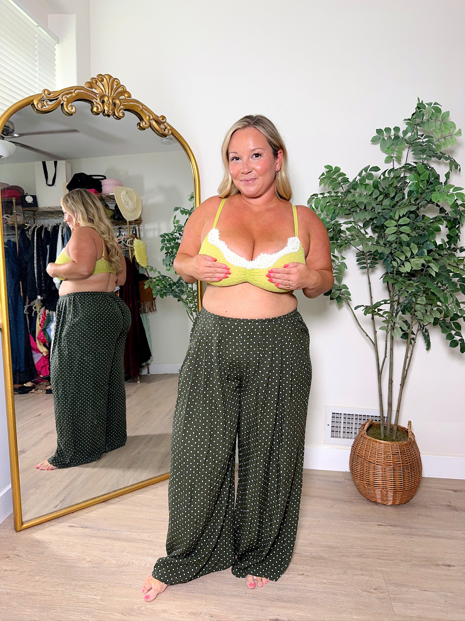 All Aerie!! Wearing an XL bra & medium pants (they run oversized!)




Fall, bra, lingerie, pants, oversized, mesh, lace, polka dot, comfort, loungewear, shelli enright, stylenright 

 #LTKMidsize #LTKPetite
