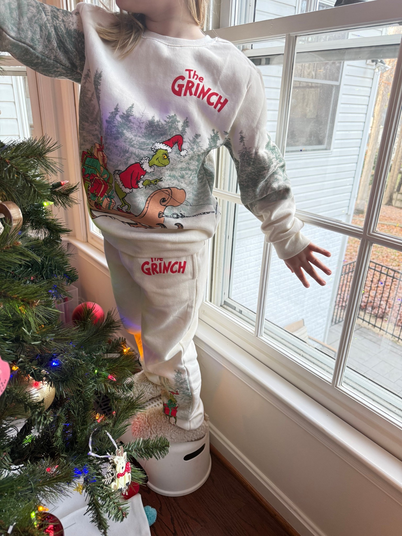 Adorable and comfy grinch sweat set for the whole family. 

#LTKCyberWeek #LTKSaleAlert #LTKHoliday