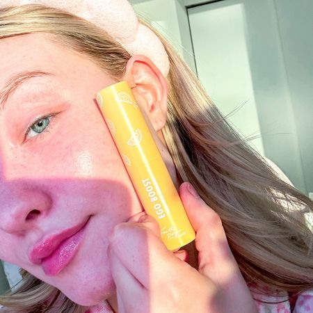 #AD one swipe and GLOW☀️ this is the Ego Boost Brightening Serum Stick from @colourpopcosmetics with vitamin C, turmeric, and camu camu perfect for the skin obsessed girly🤭 I use this AM & PM and love how it helps brighten my complexion🙌🏼 get yours here! #ColourpopxTarget #Target #TargetPartner @target 

#LTKfindsunder50 #LTKbeauty