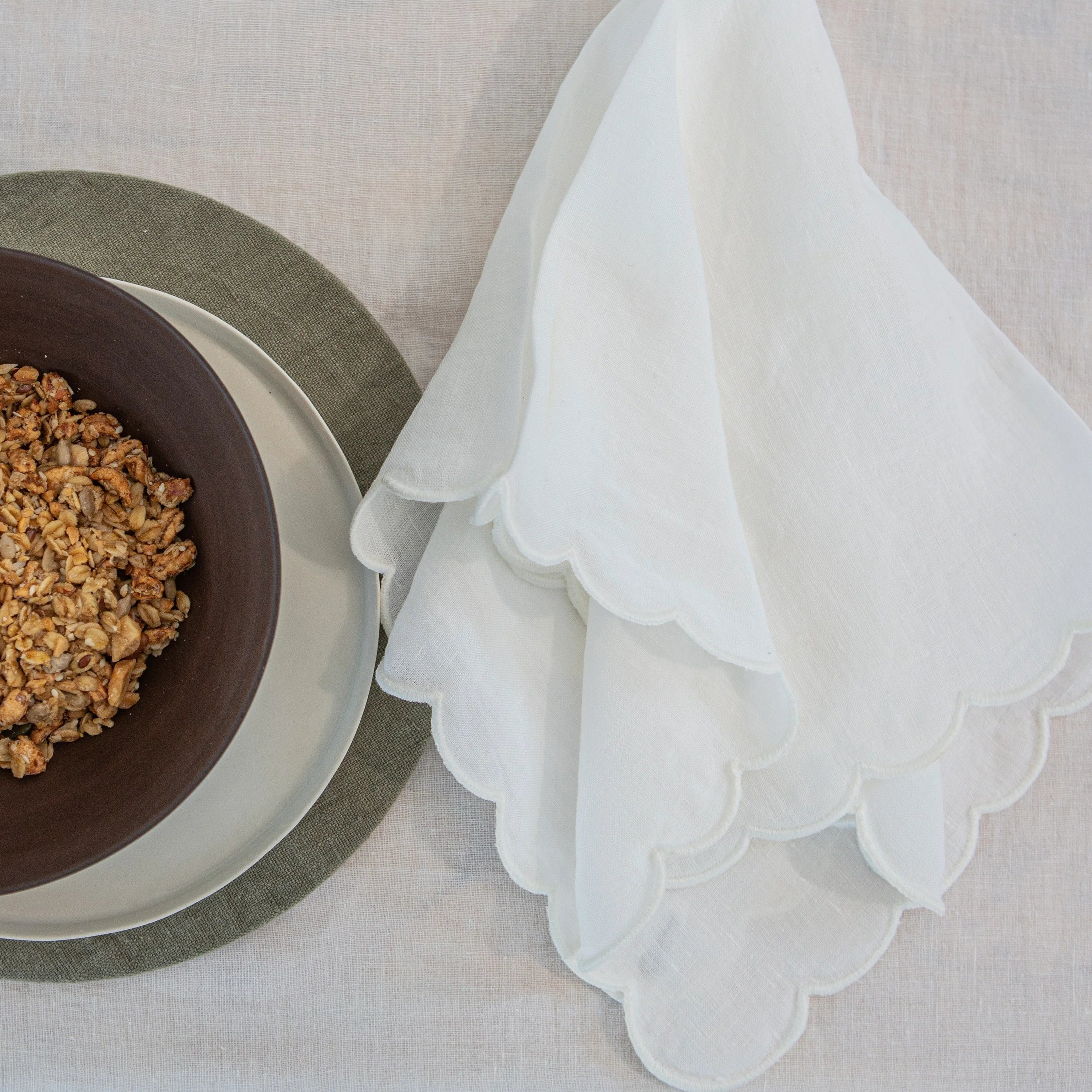 Linen Scalloped Napkin (Set of 4) | Lakeview Home