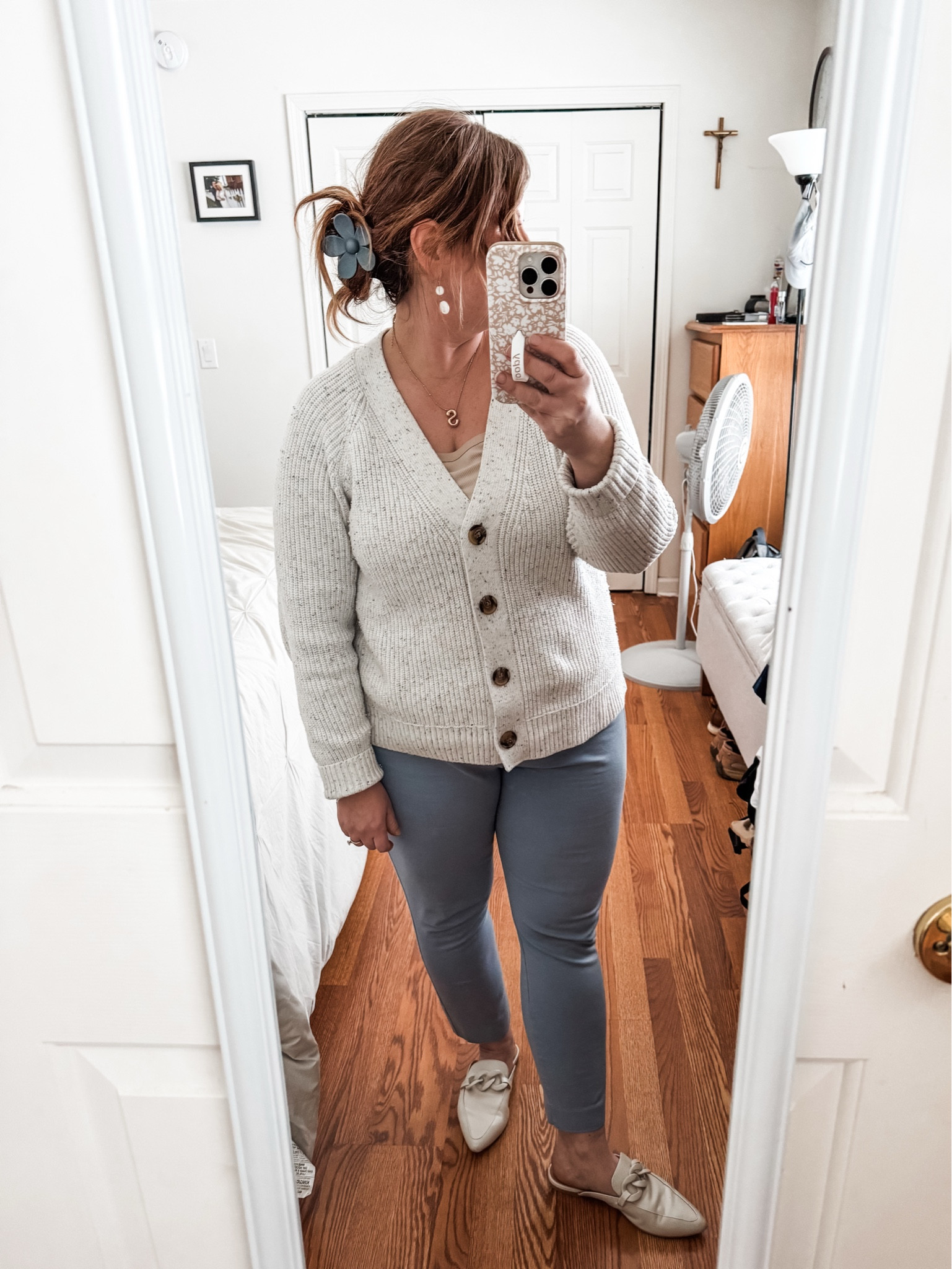 Teacher outfit!
Pixie pants
Cardigan 
Mules
Rainbow speckle sweater 

#LTKWorkwear #LTKMidsize #LTKFindsUnder50