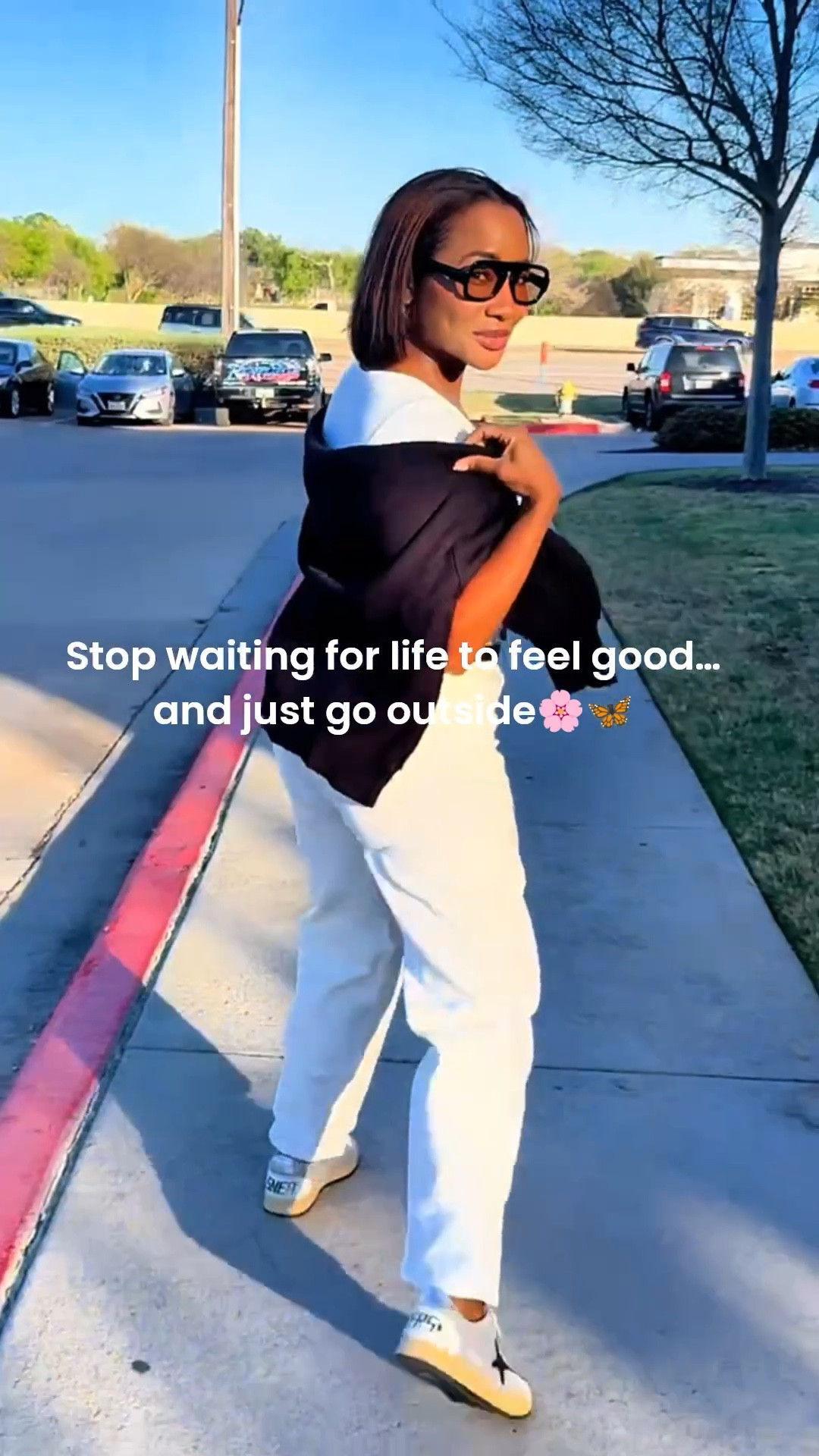 Just get up and go out for 5 minutes.🤍

#WhiteJeans
#WhiteDenim
#HowToStyleWhiteJeans
#WhiteJeansOutfit
#DenimStyle
#ChicDenim
#OutfitInspo
#OOTDStyle
#FashionOver30
#WomenOver30Style
#StyleInspoDaily
#CasualChicLook

#LTKmomlife #LTKootd #LTKWorkwear