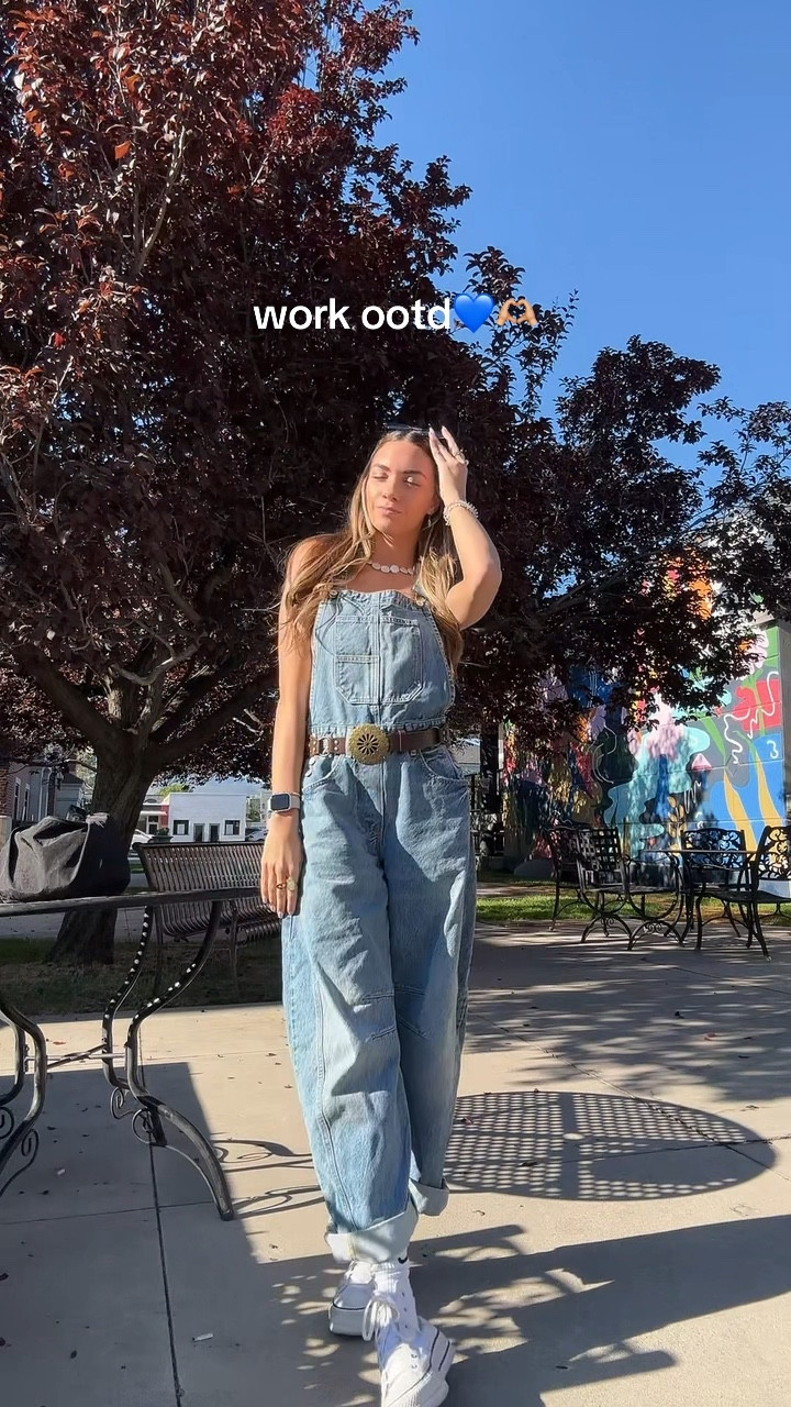 work ootd!!
overalls- size XS
tube top- one size (got from pacsun “Jenny White Tube Top” for some reason it wasn’t pulling up when I looked it up but that’s the name)
belt- XS/S

#LTKSeasonal #LTKU #LTKOver40