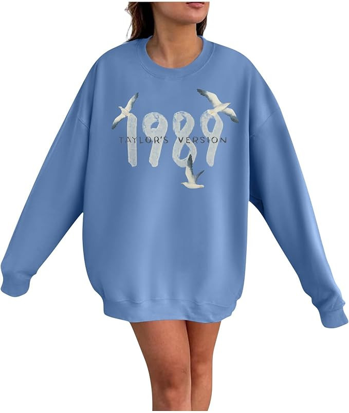 Sweatshirt for Women - Oversized Crewneck 1989 Long Sleeve Pullover Concert Outfit Hoodie T Shirt... | Amazon (US)