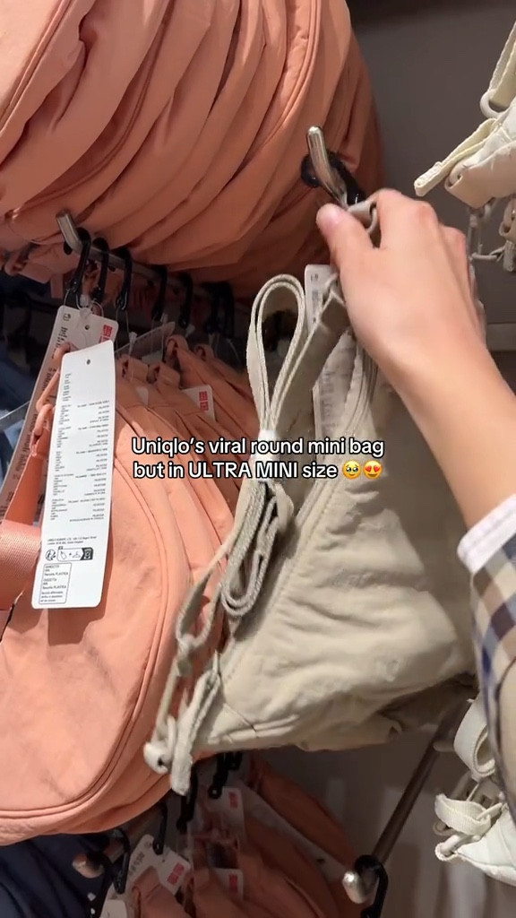 Uniqlo’s viral round mini bag but in ULTRA MINI size 😍🥺

🏷️: festival bag, option, fannypack, summer bag, zomer tas, festival tasje, cheap, budgetproof, idee, what to wear, inspiratie, outfitt

#LTKsummer #LTKfestival #LTKnederlands