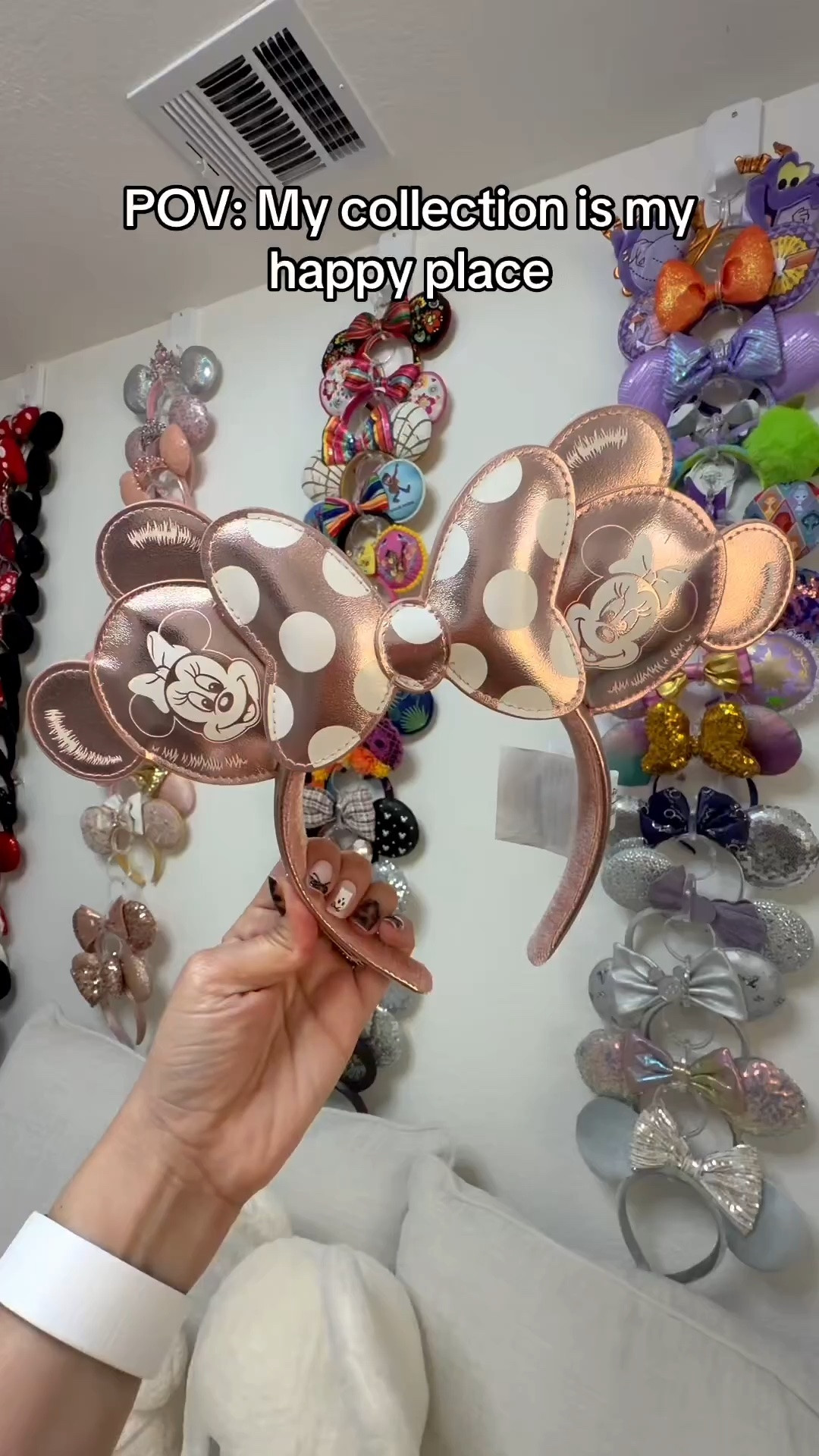 🎈✨ Take your Disney look to new heights! ✨🎈

These Loungefly Minnie Mouse balloon ears are giving ALL the dreamy Disney vibes! 💕🎀 The metallic pink pastel finish, padded Minnie balloon-shaped ears, and adorable polka dot bow make these such a magical addition to your ear collection.

And yes… they’re created especially for Walt Disney World Resort and Disneyland Resort! 🏰✨

Basically, if Minnie balloons and Disney magic had a baby… it would be these ears! 😂💕

🎀 Shop them through my LTK — they’re too cute to leave behind!


#DisneyEars #LoungeflyEars #DisneyStyle #DisneyParks #DisneyLover

#LTKootd #LTKgrwm #LTKdayinmylife