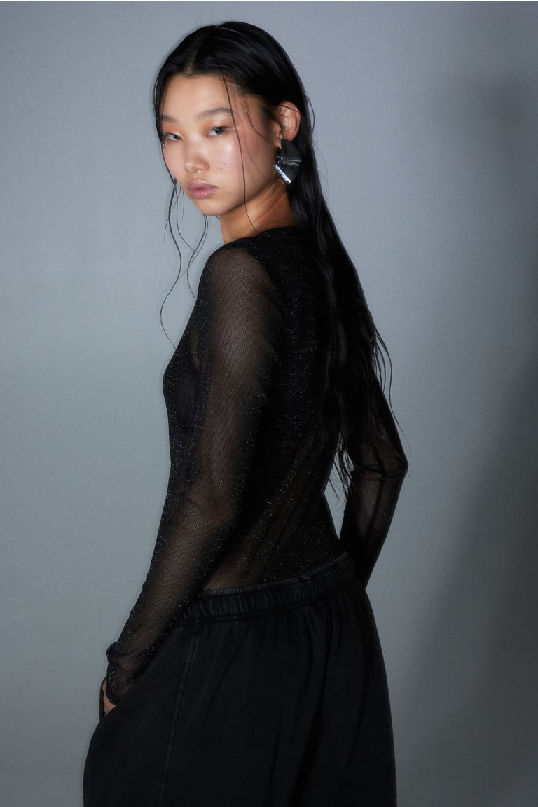 Long-sleeved top | H&M (UK, MY, IN, SG, PH, TW, HK)