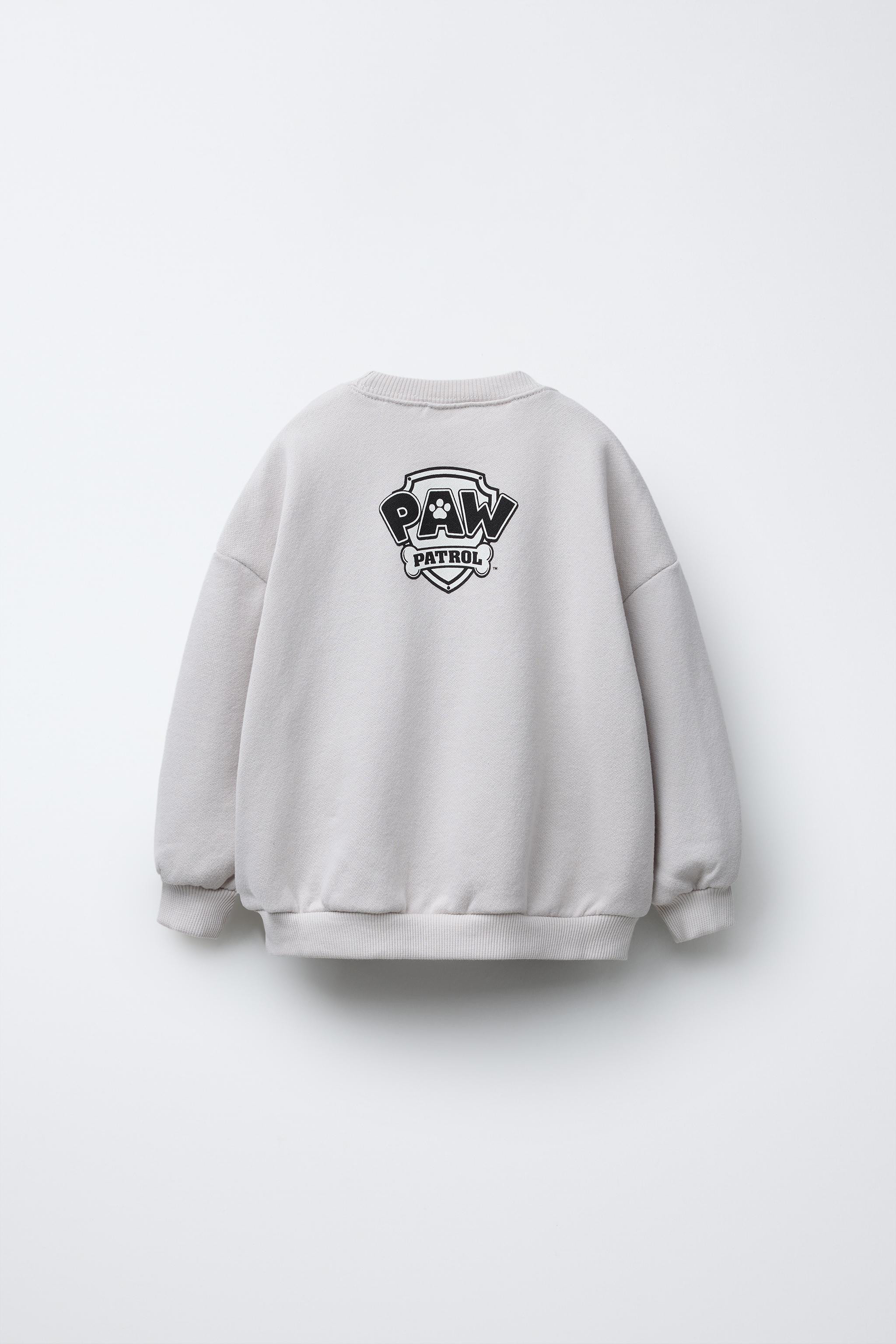 Crew neck sweatshirt with long sleeves. Ribbed trim. PAW PATROL™ print on front and back. | Zara US