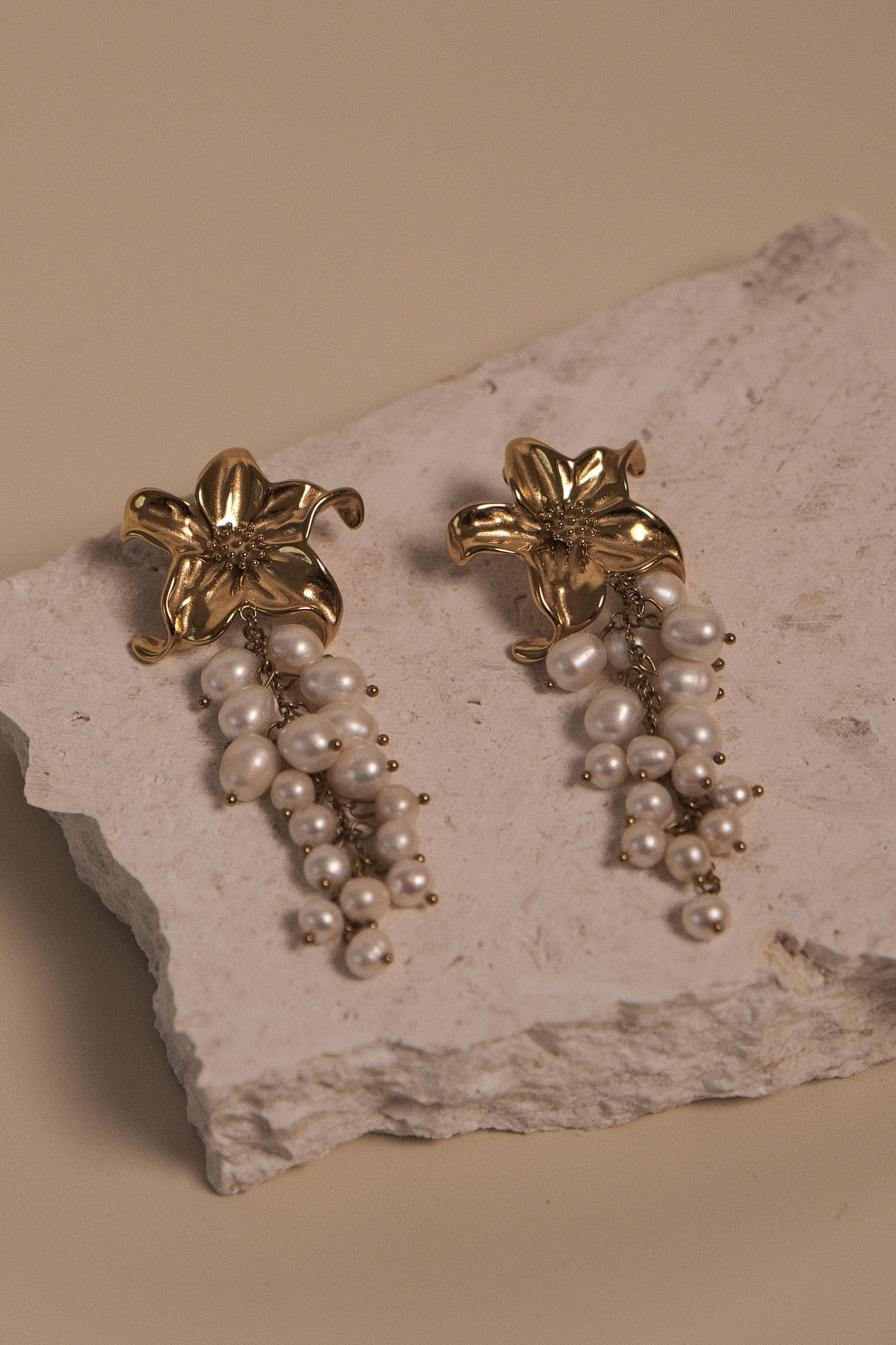 Eva Floral Fresh Water Pearl Earrings - Gold | MESHKI US