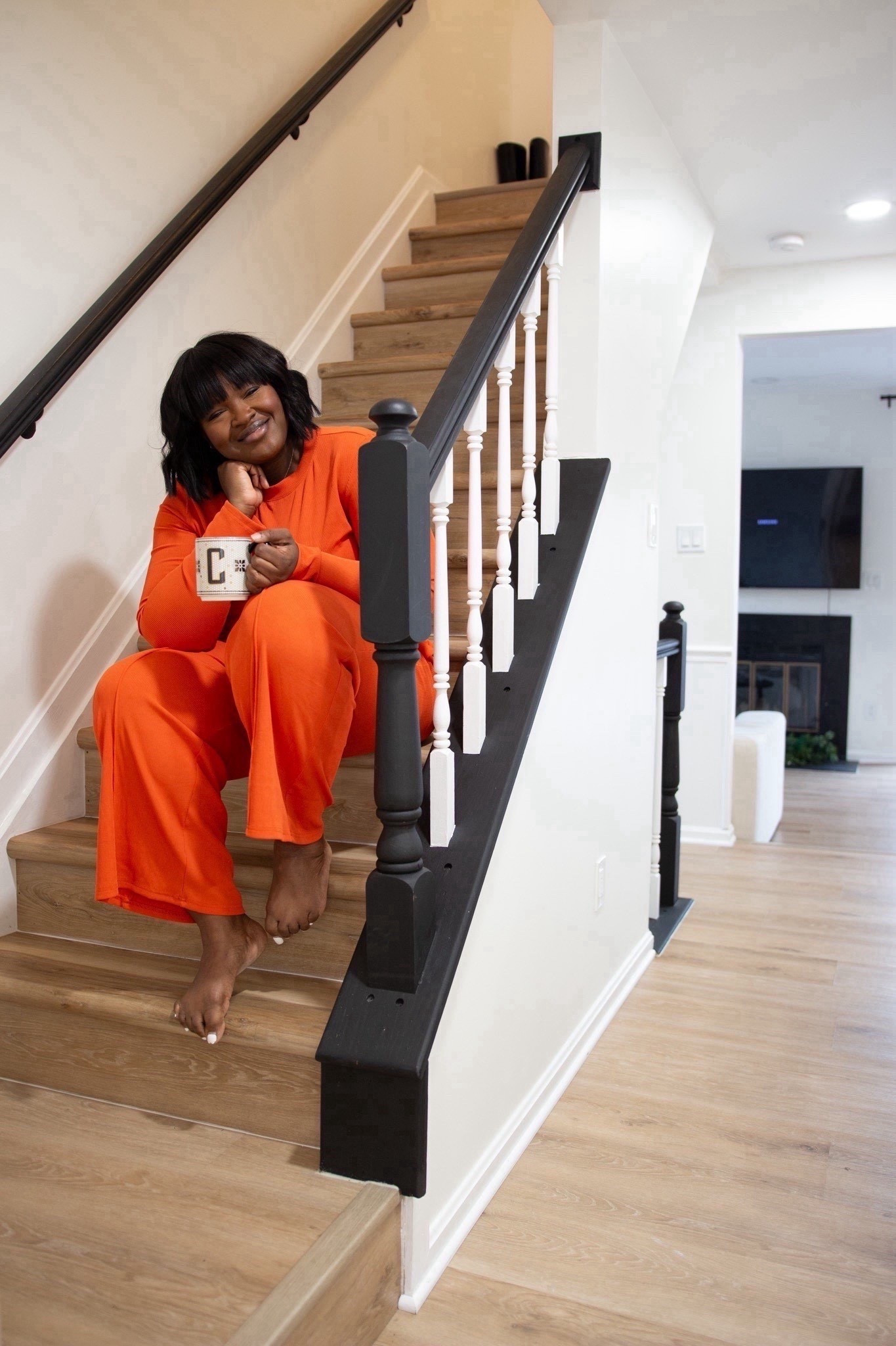 This @Amazon lounge set feels like an actual hug, and the Anthro cup? It turns every sip into a whole cinematic moment. Cozy but still giving “I’ve got my life together.” #AmazonLoungewear #CozyOutfits #AnthroHome #OOTDInspo #MatchingSetStyle #ComfyChic #EverydayAesthetic #FallFashion2025 #StyleEssentials

#LTKHome #LTKMidsize #LTKootd