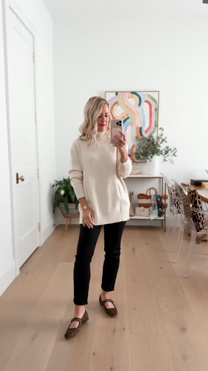 Amazon Fashion Finds | Hi Sugarplum! #sugarplumstyle #amazonhaul 

Size small sweater, size small-short leggings

#LTKHoliday #LTKOver40 #LTKSeasonal