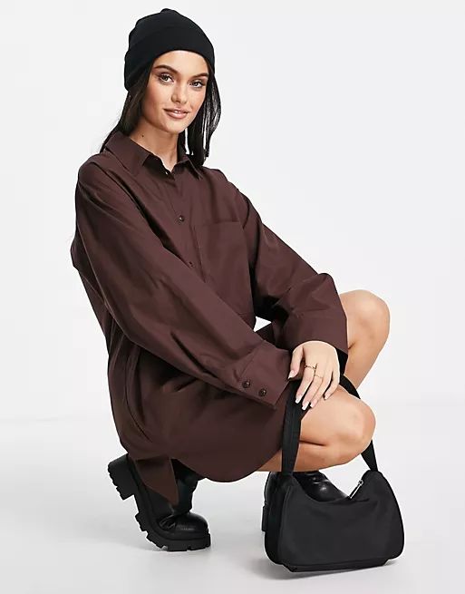 ASOS DESIGN - Robe chemise courte oversize en coton - Chocolat | ASOS (Global)