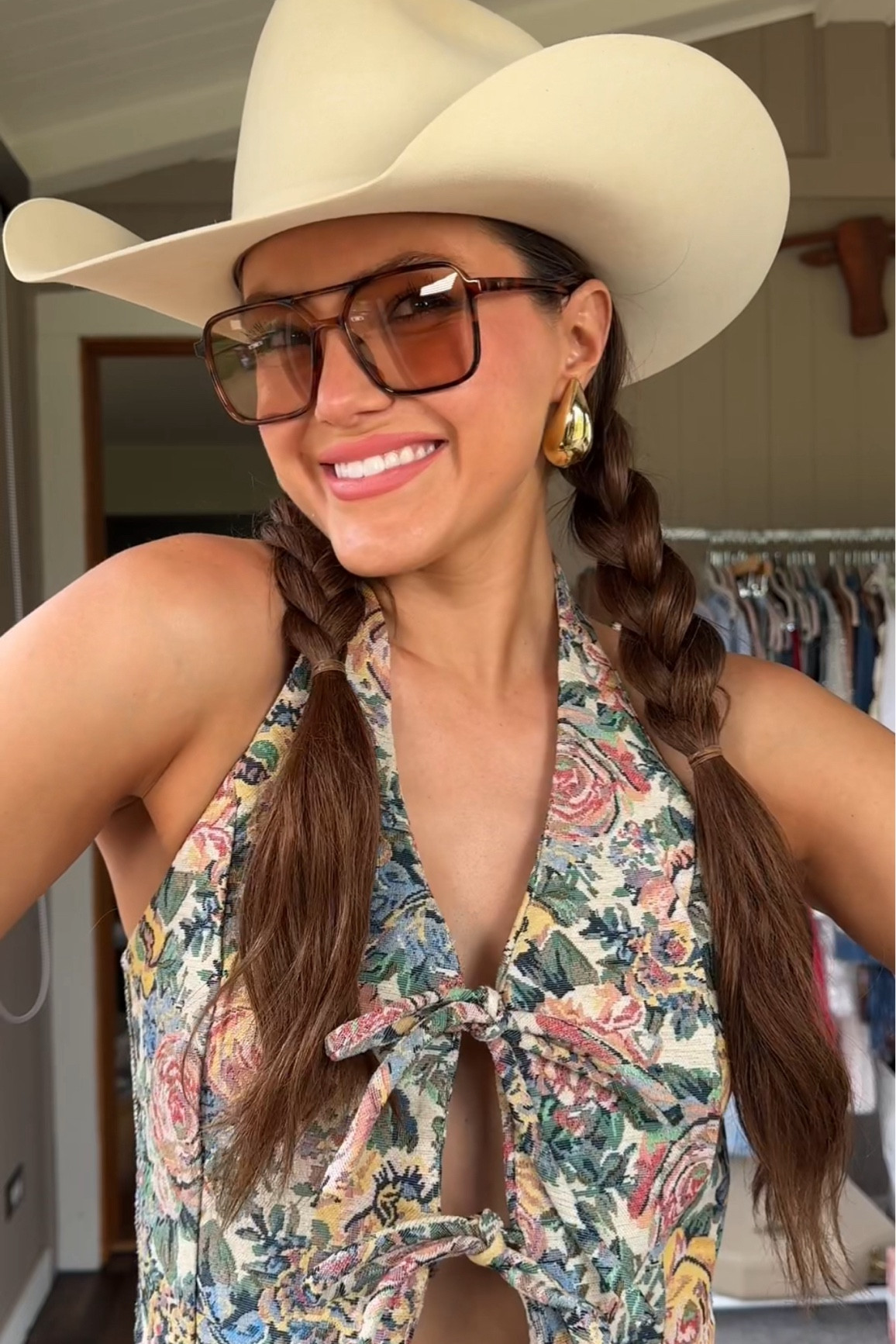 “10TXCARA” for discount on sunnies! 

#amazonfinds #amazonsunglasses #amazonfashion #westernfashion #countryconcertoutfit

#LTKSeasonal #LTKStyleTip #LTKSaleAlert