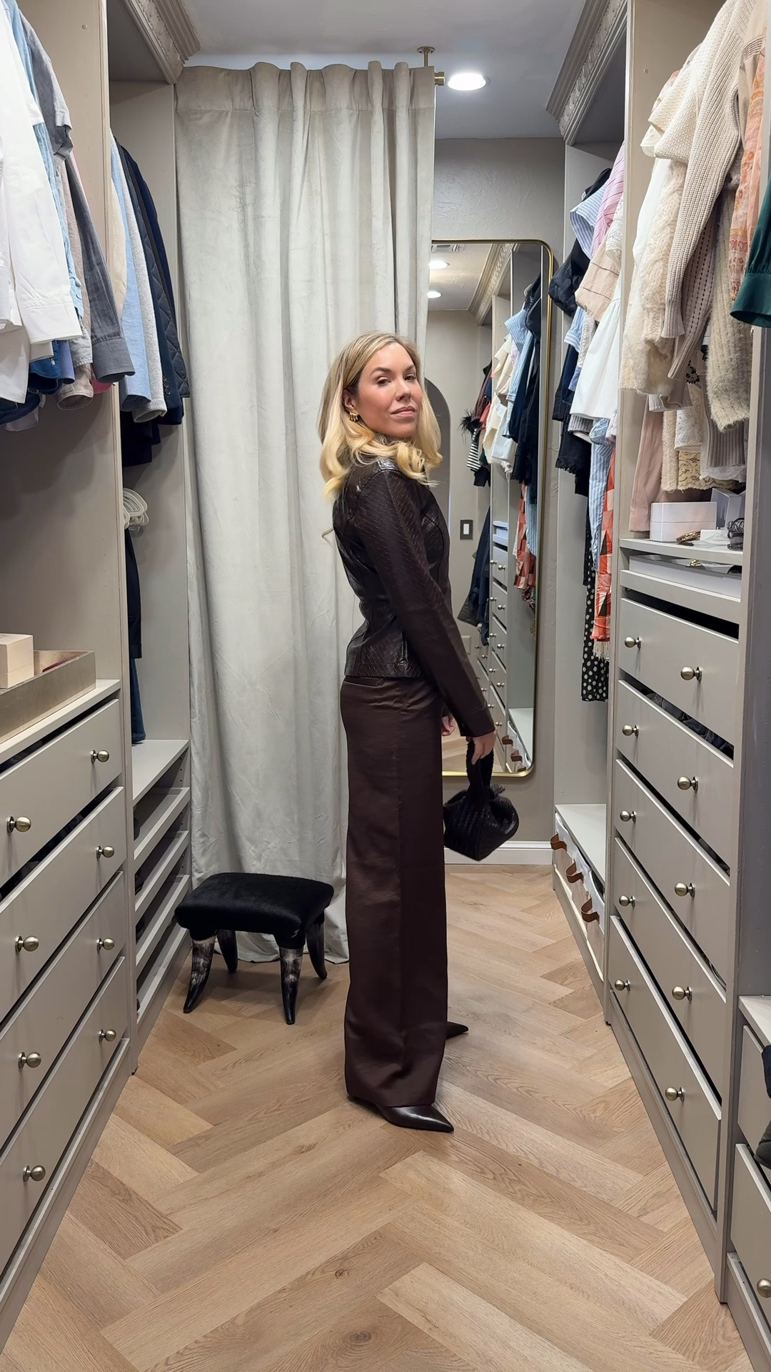 Love this fall bag! Looks so $$$

Fall outfit

#LTKdayinmylife #LTKootd #LTKgrwm
