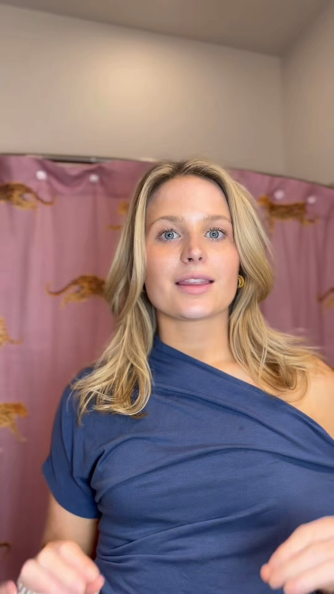 my favorite and comfiest lounge set🤍

#LTKgrwm #LTKBeauty #LTKootd