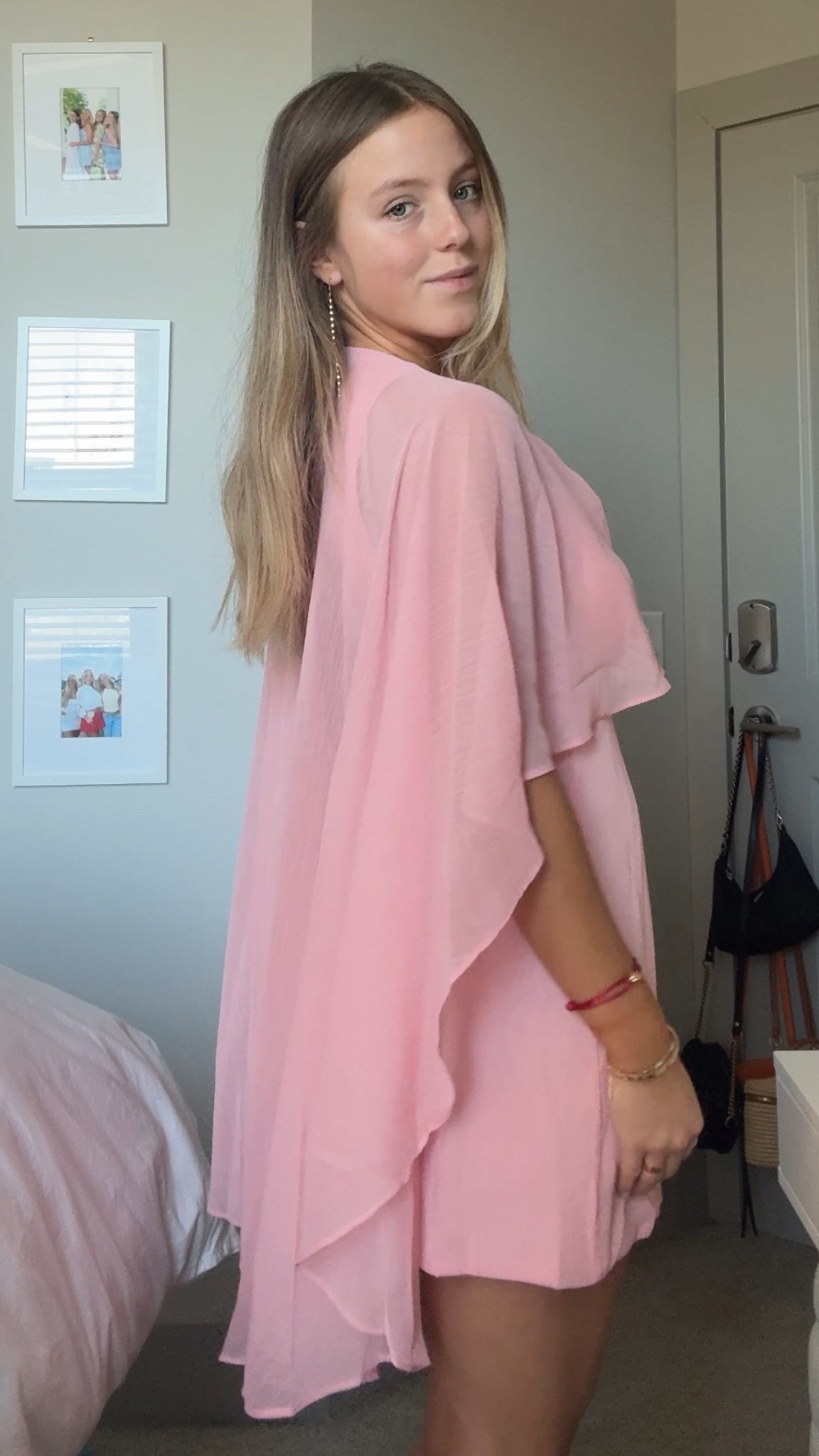 obsessed w this dress 💗💗 I’m wearing a size xs 