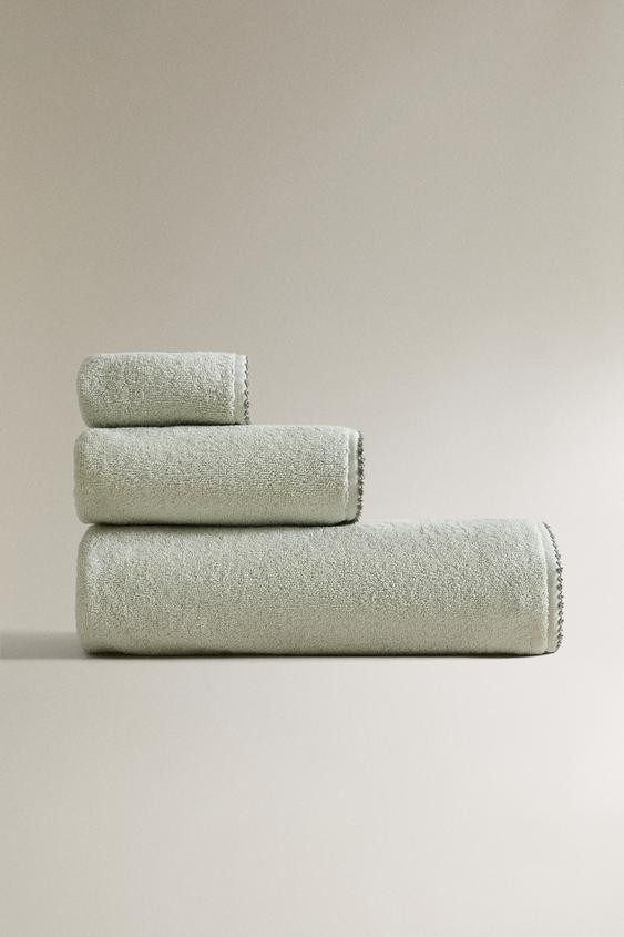 BATH TOWEL WITH TRIM DETAIL | Zara US