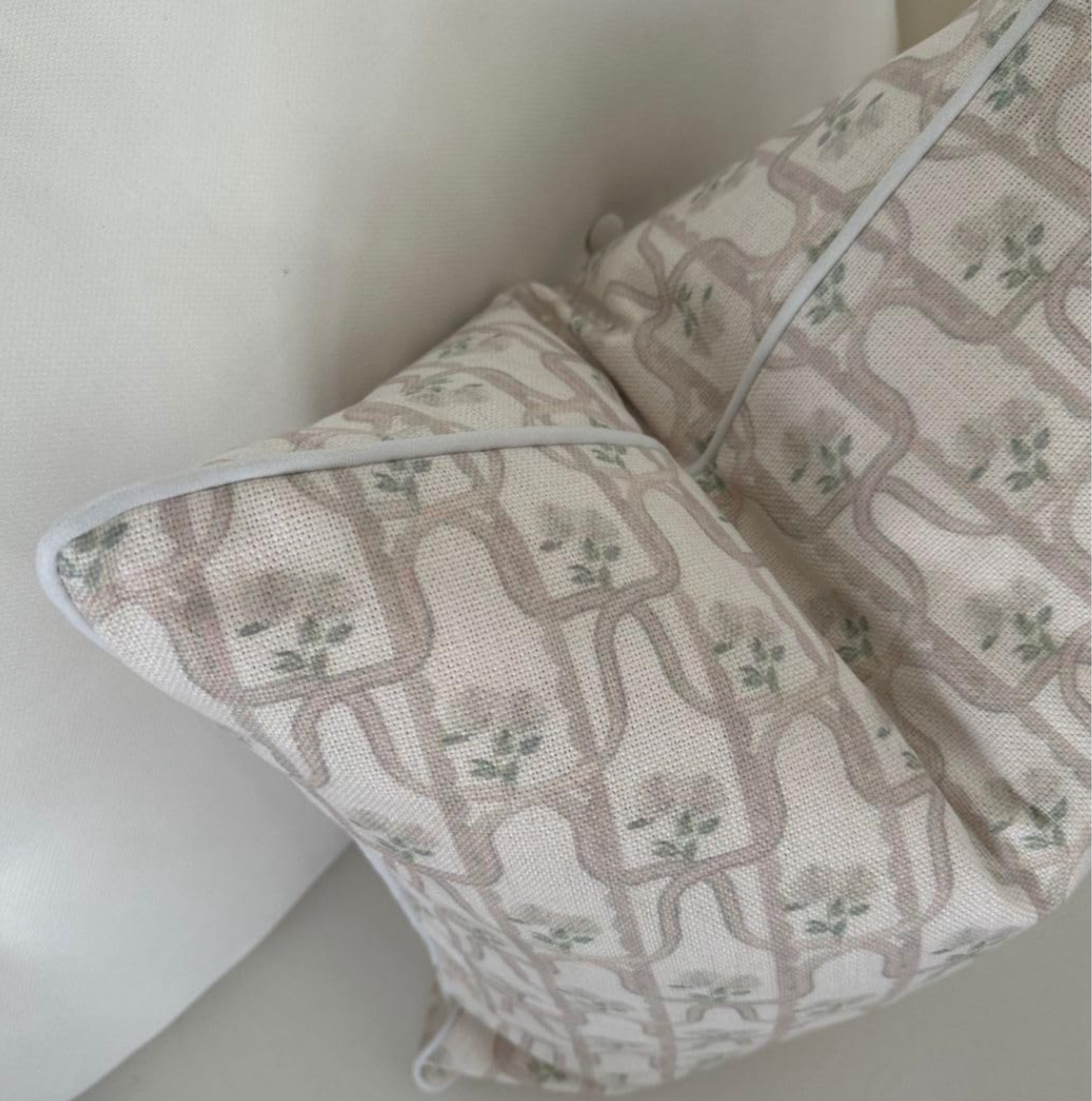 This pillow looks designer 

#LTKFindsUnder50 #LTKHome
