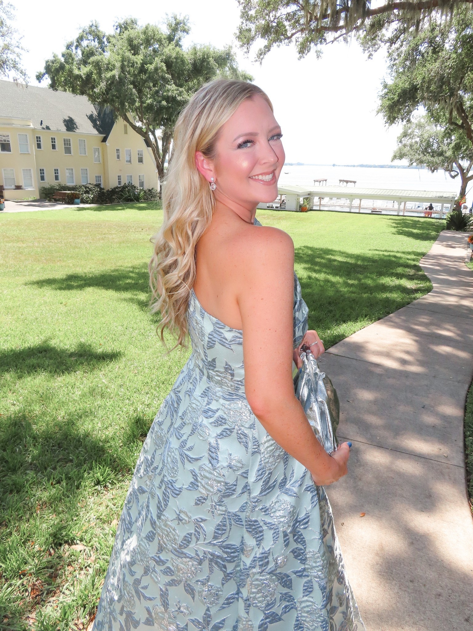 Another moment for the dress  

#LTKSeasonal #LTKootd