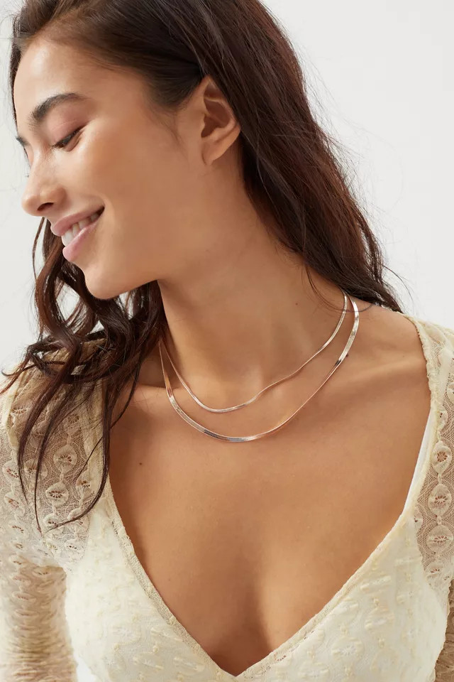 Basic Chain Layer Necklace | Urban Outfitters (US and RoW)