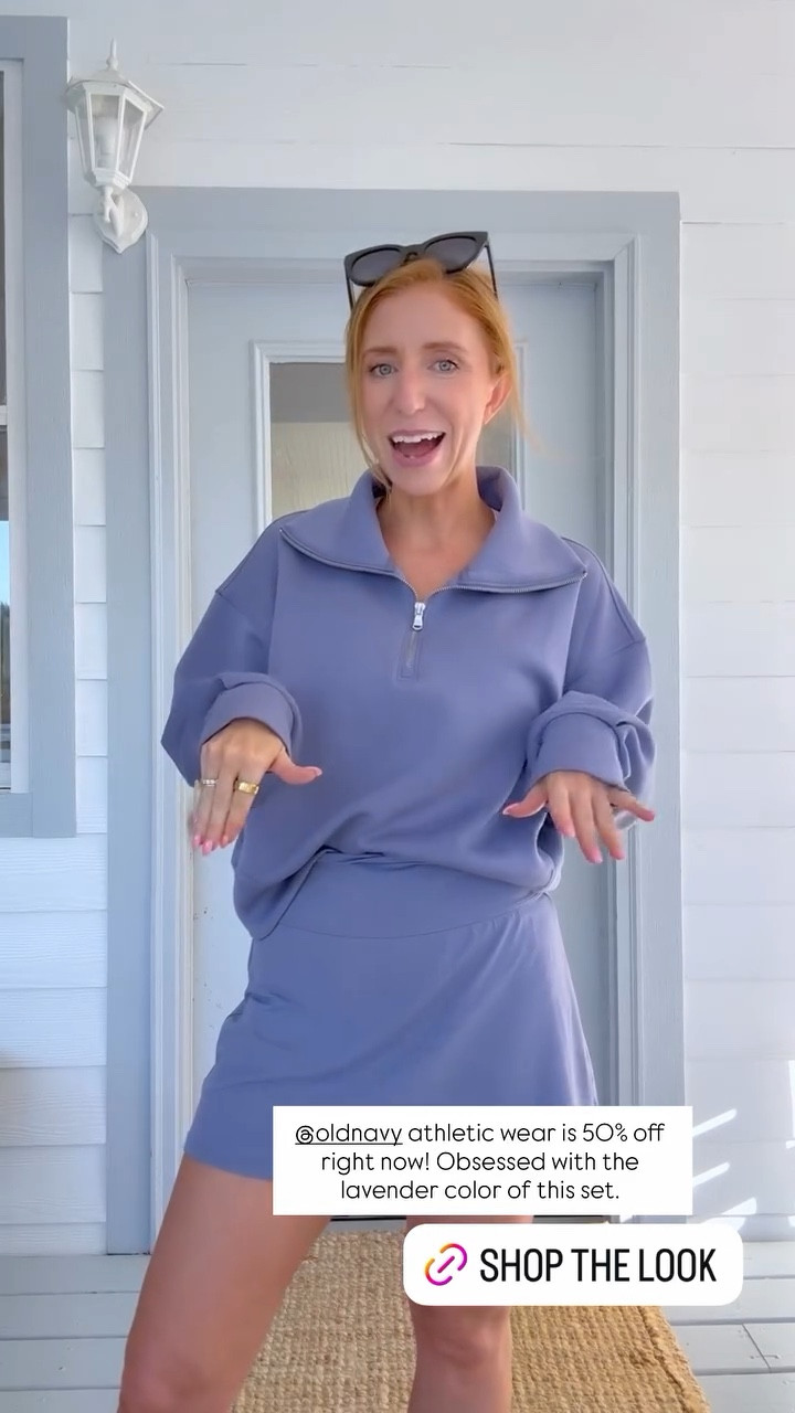 @oldnavy athletic wear is 50% off right now! Obsessed with the lavender color of this set.