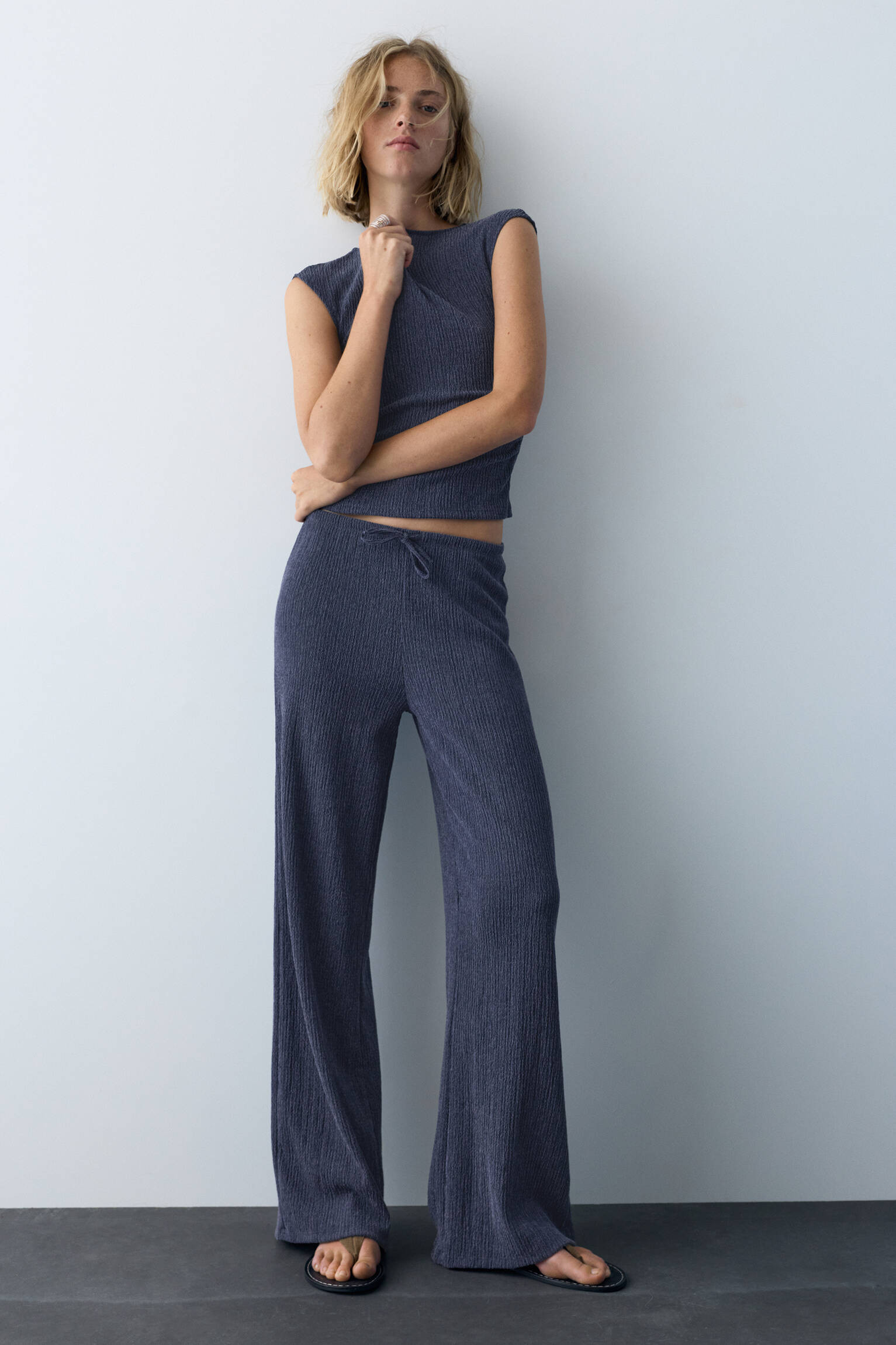 Hose mit Weitem Bein aus Bambula | Pull&Bear Deutschland | PULL and BEAR DE