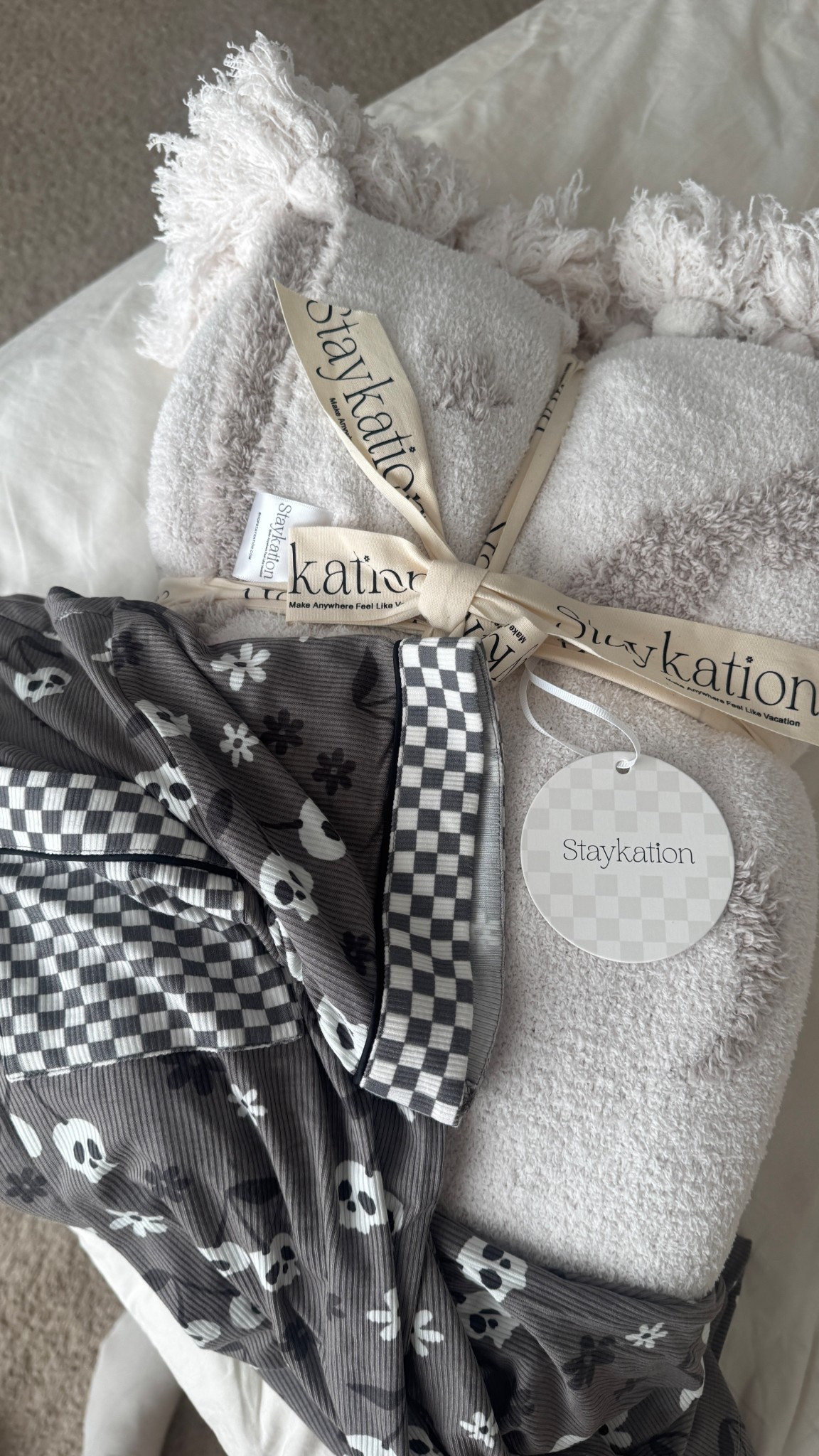 The coziest line out there! 

Fall style 
Halloween pjs 
Halloween 
Blanket 
Pajamas 
Women’s pajamas 

#LTKSeasonal #LTKHome #LTKFamily