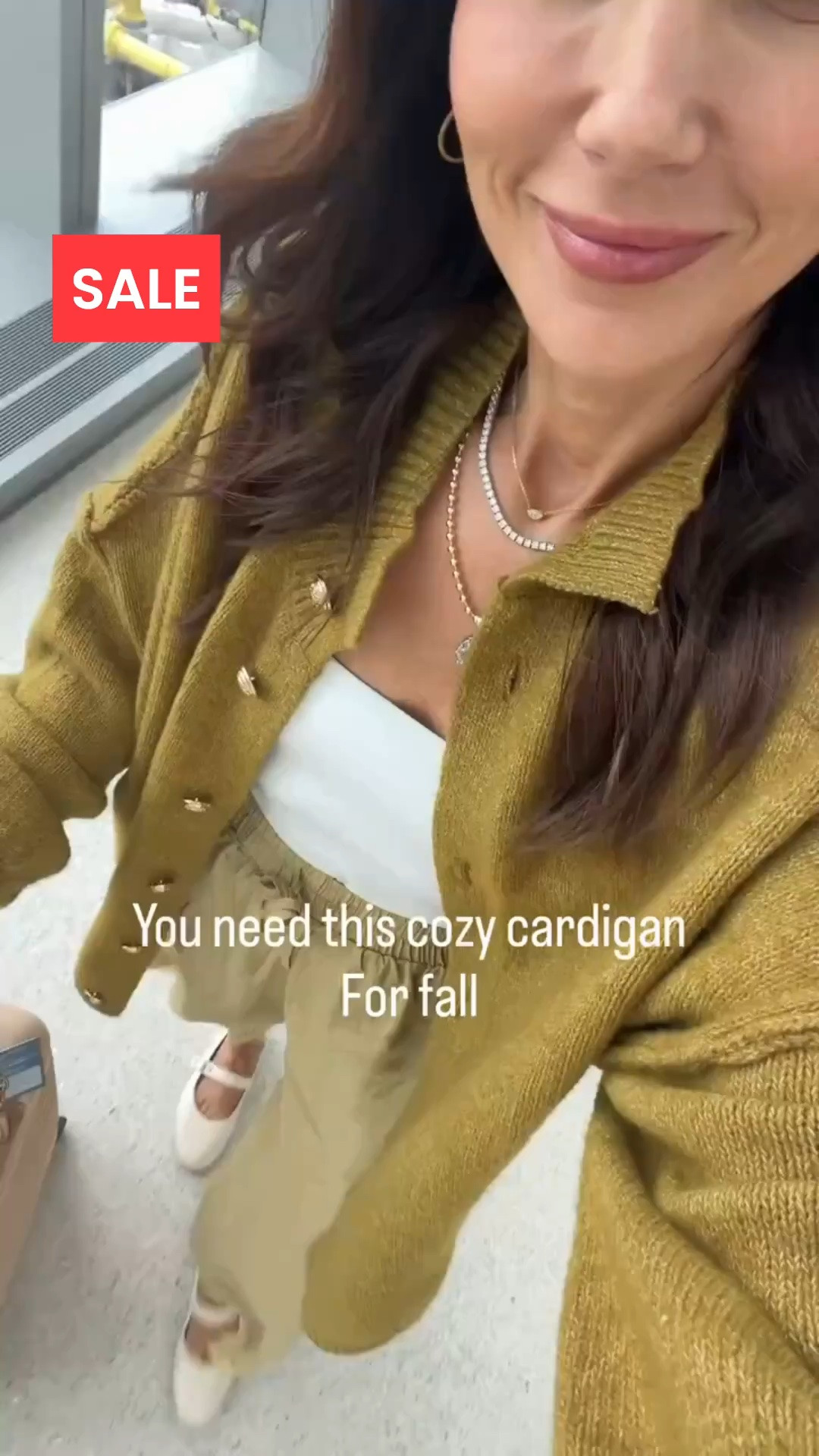 AMAZON PRIME DAY DEALS.
Cute and feminine travel outfit, cardi and pants size S.