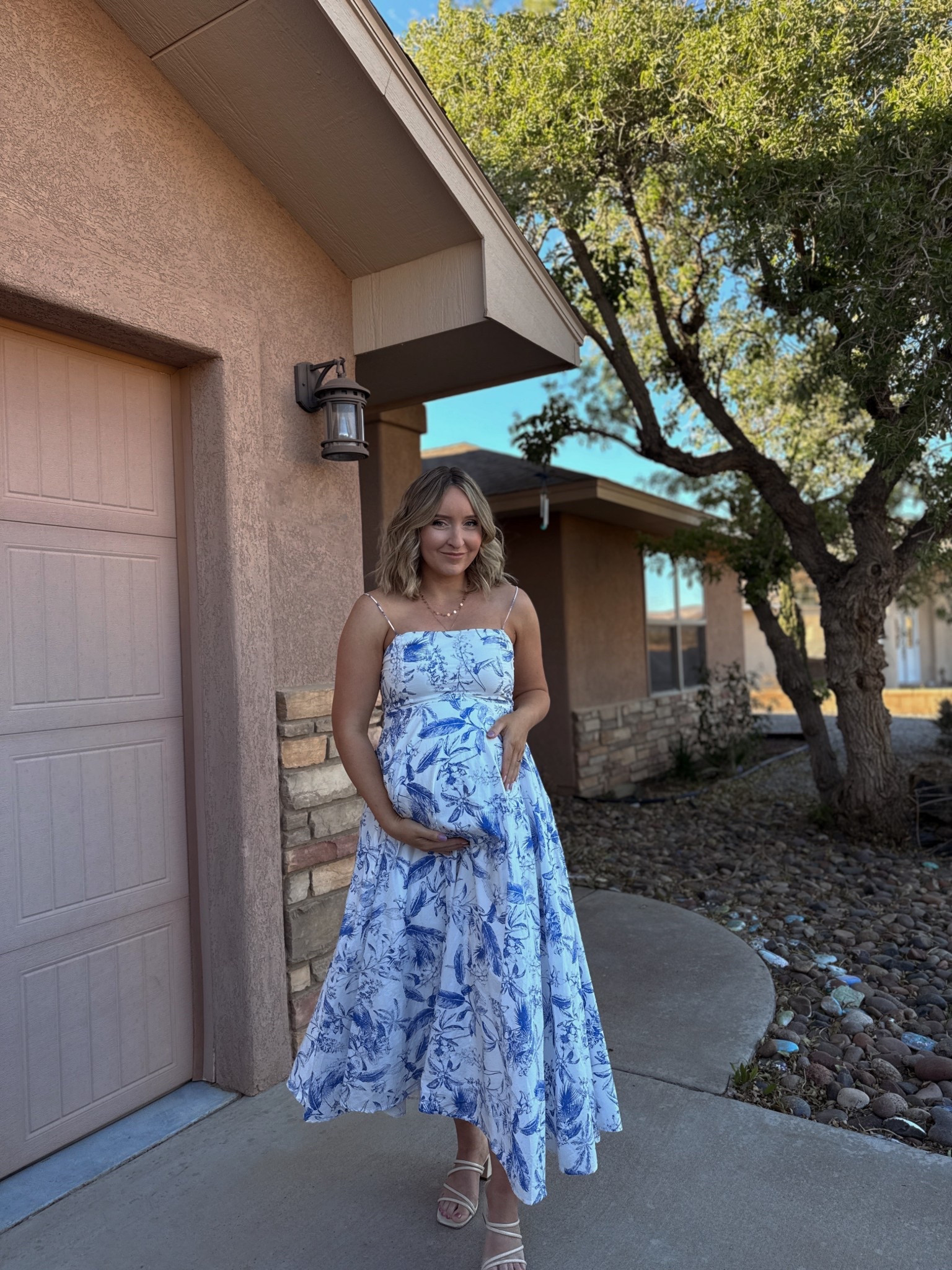 True to size, wearing my true size medium, stretchy with a zipper back, straps are adjustable, for both during and after pregnancy 




Maternity outfits outfit / affordable / pink blush maternity / pinkblush/ mom style pregnant pregnancy 3rd trimester / white and blue floral baby shower dress dresses / 

#LTKBaby #LTKgrwm #LTKmomlife
