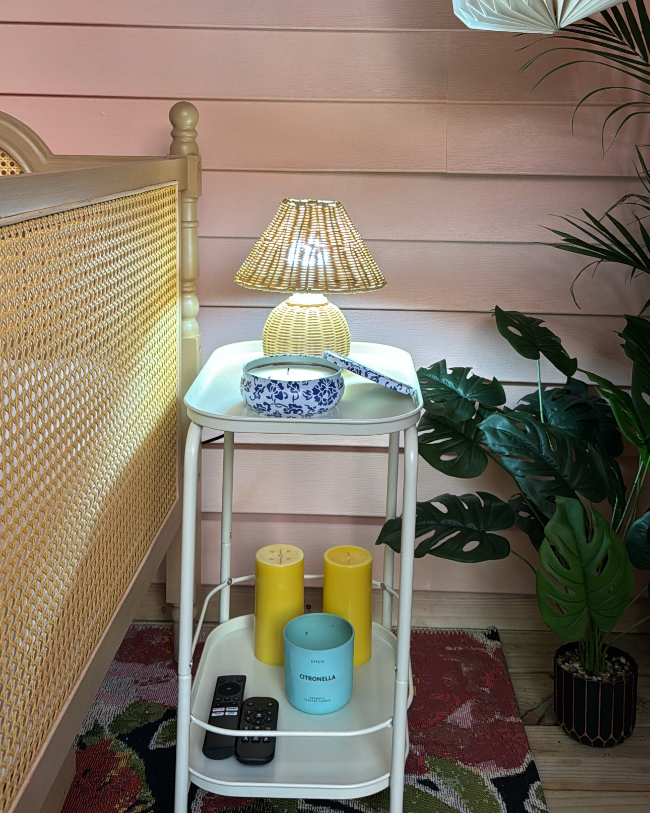 outdoor side table :) easy to assemble 