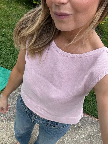 Love the fit of this tank! Wearing a small and now want the 3 other colors to wear with patterned pants 

#LTKFindsUnder100 #LTKSeasonal #LTKFindsUnder50