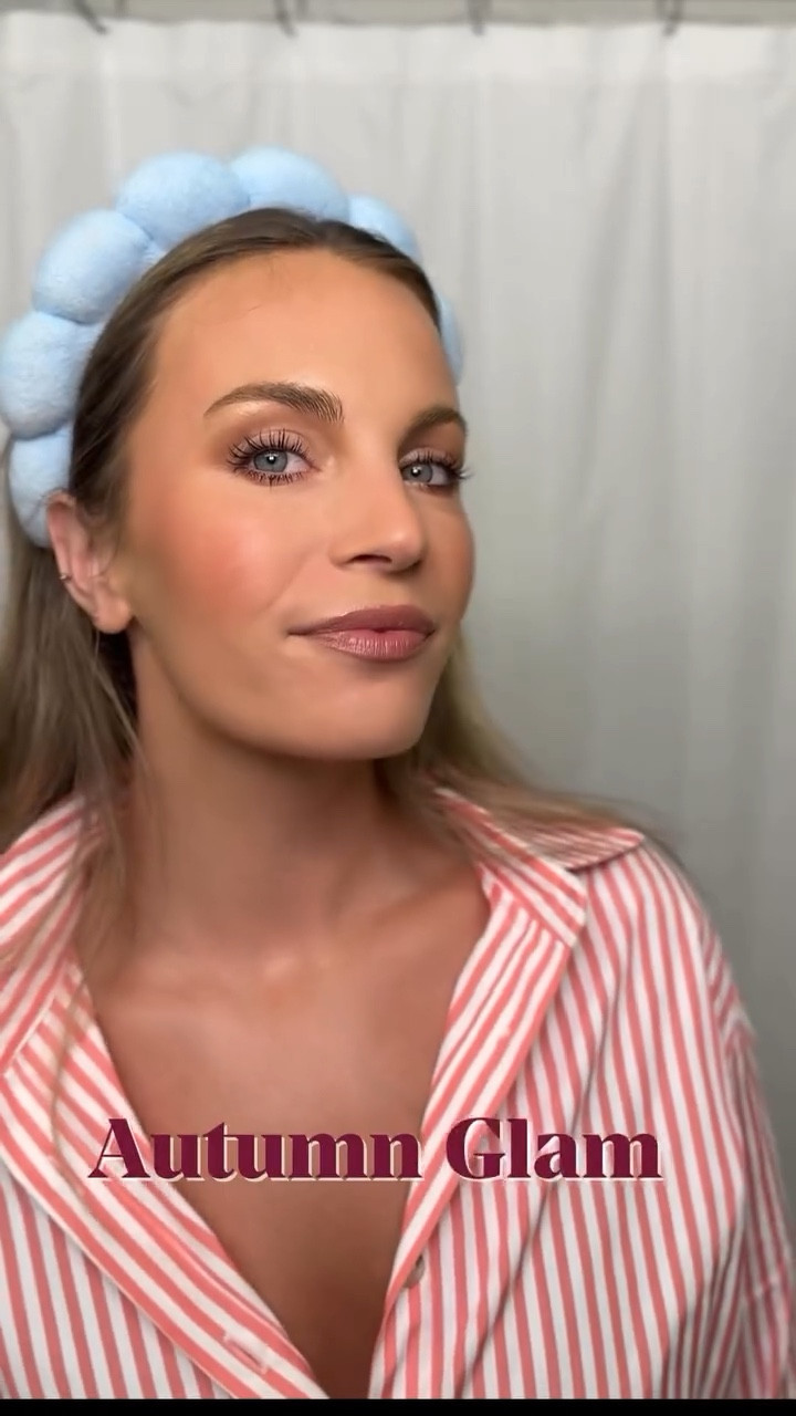Easy makeup look inspired by Autumn 🍂🍁

Do you switch up your makeup for the season? Or are you normal?🙈

All items are labeled clean from @sephora 🤍 Comment SHOP to get links to all my favorite low tox makeup products!