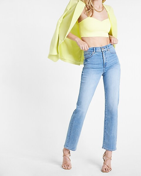 Body Contour Ribbed Sweetheart Cropped Cami | Express