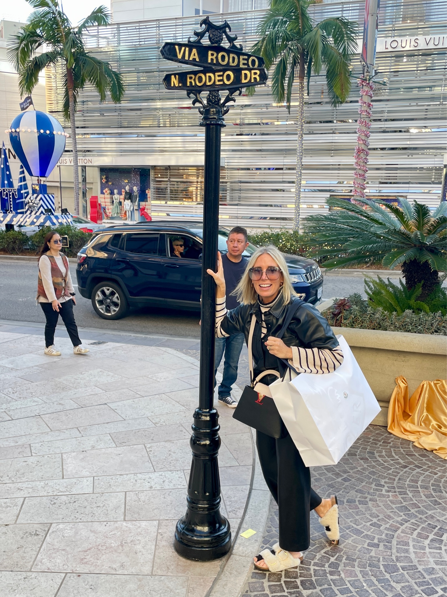 What to wear holiday shopping on Rodeo in Beverly Hills!

#LTKstyletip #LTKHoliday #LTKtravel