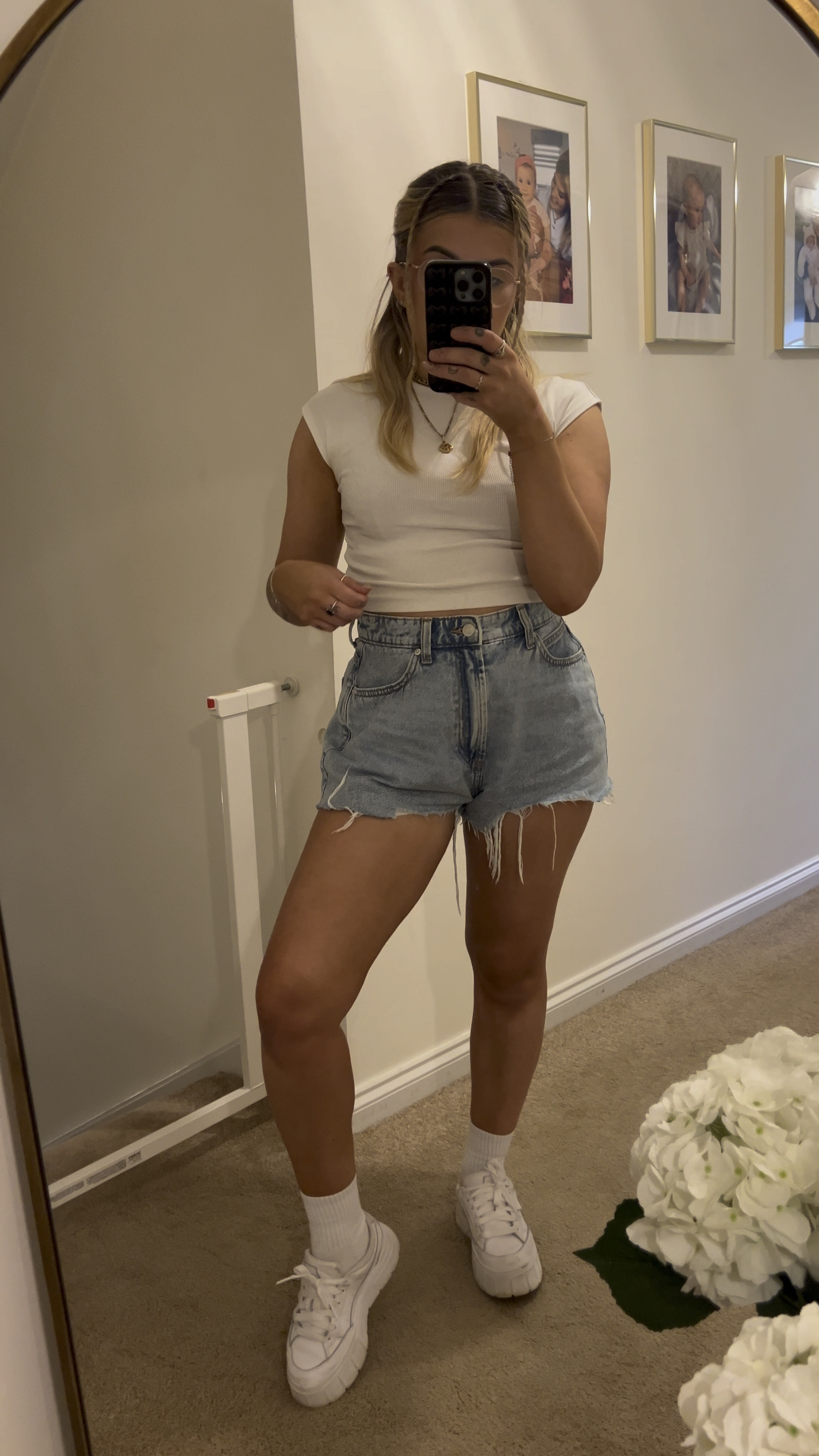 the perfect denim shorts for my shorter girls with hips n bumssss 🔥🫶🏼🍒

#LTKsummer #LTKstyletip