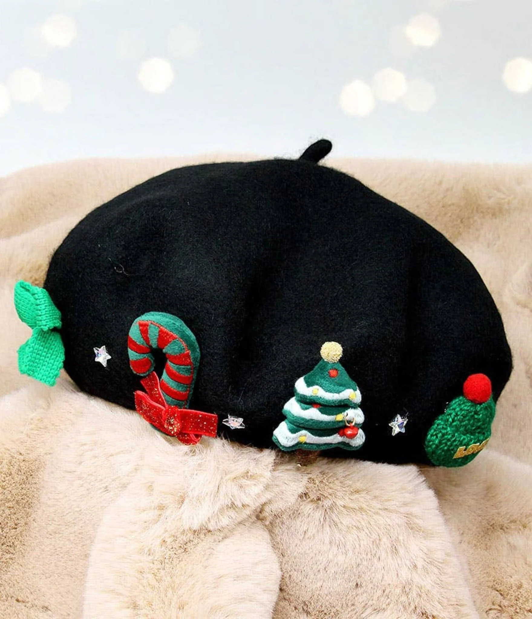 Black Christmas Charm Wool Beret | UniqueVintage